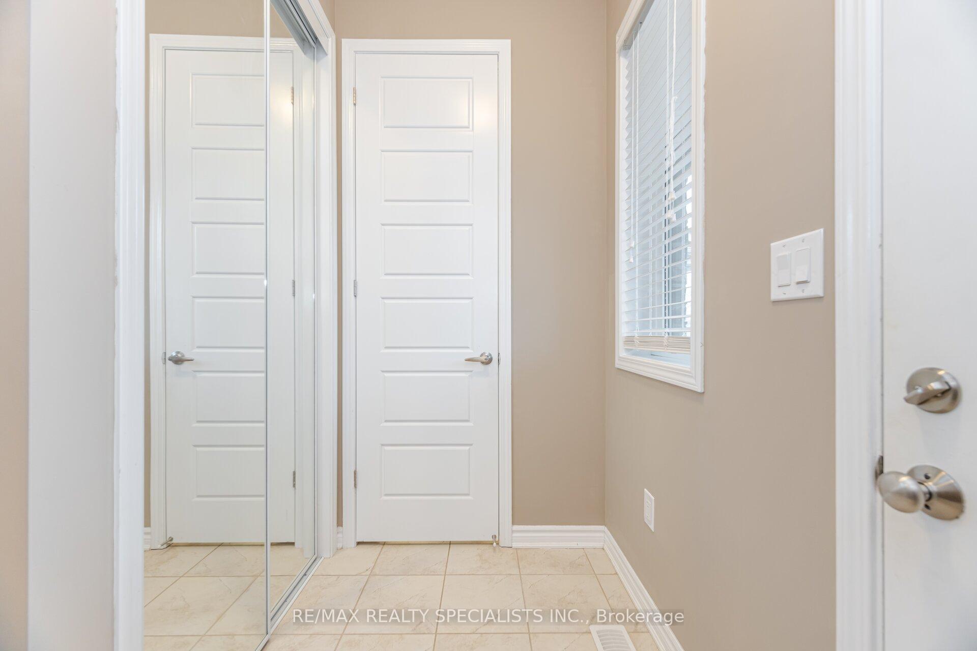 Photo 2 of 55 Sipes Drive, Hamilton, Waterdown — HOMEH
