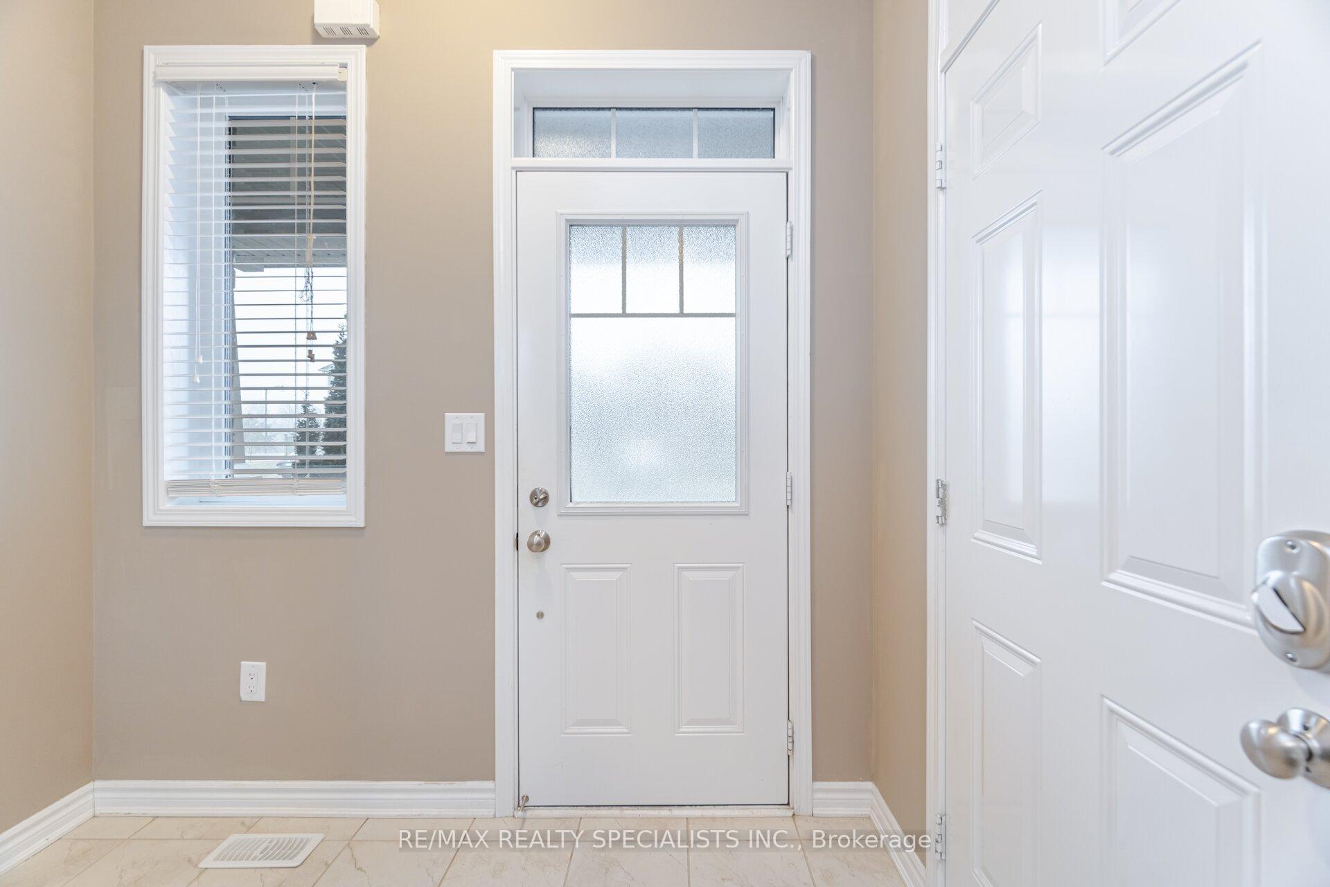 Photo 4 of 55 Sipes Drive, Hamilton, Waterdown — HOMEH