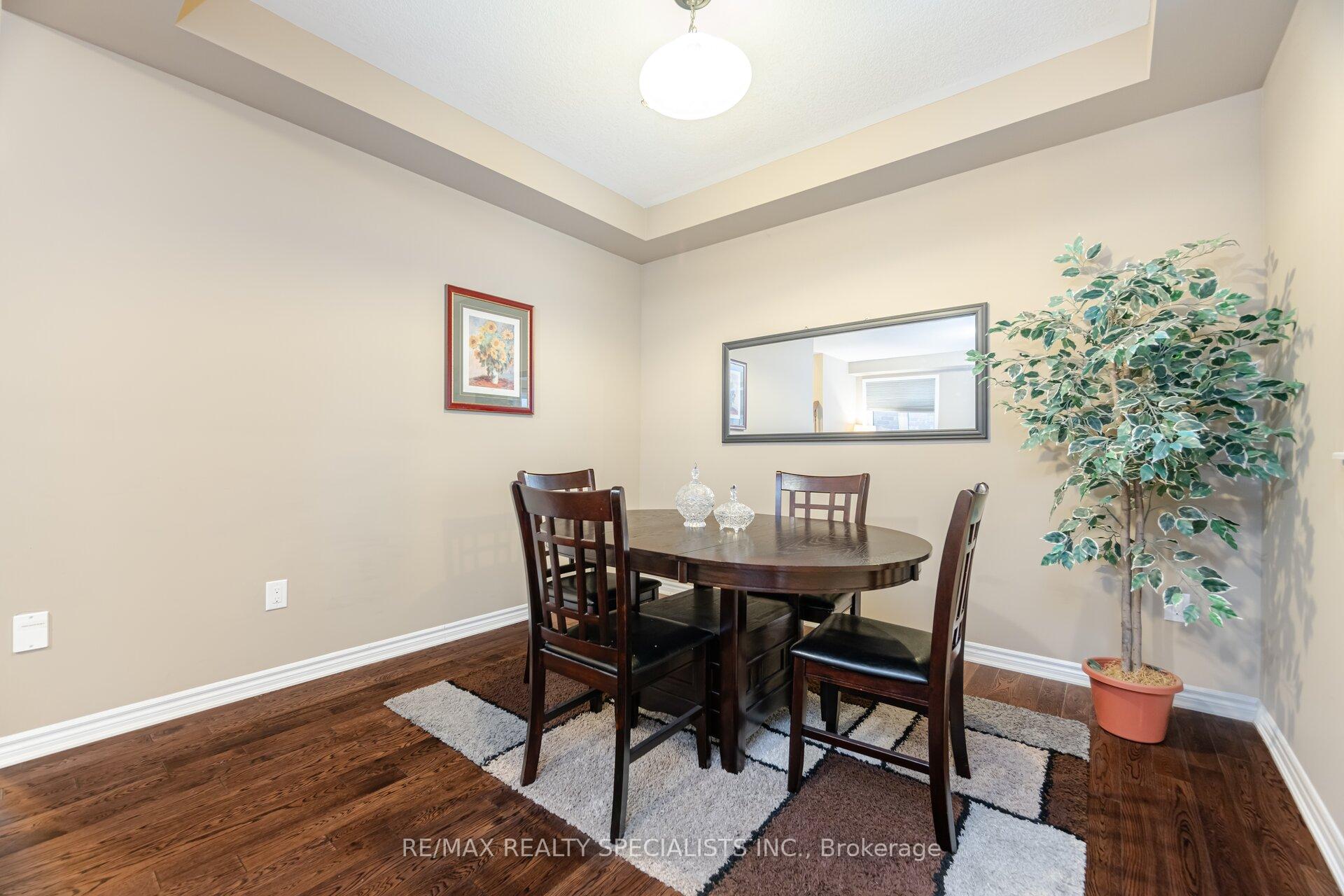 Photo 10 of 55 Sipes Drive, Hamilton, Waterdown — HOMEH