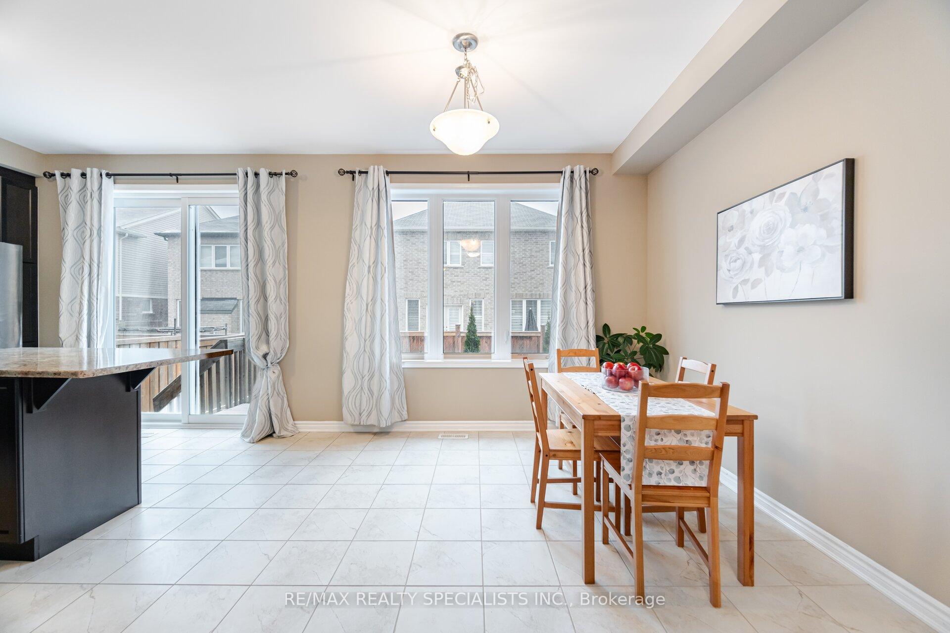 Photo 13 of 55 Sipes Drive, Hamilton, Waterdown — HOMEH