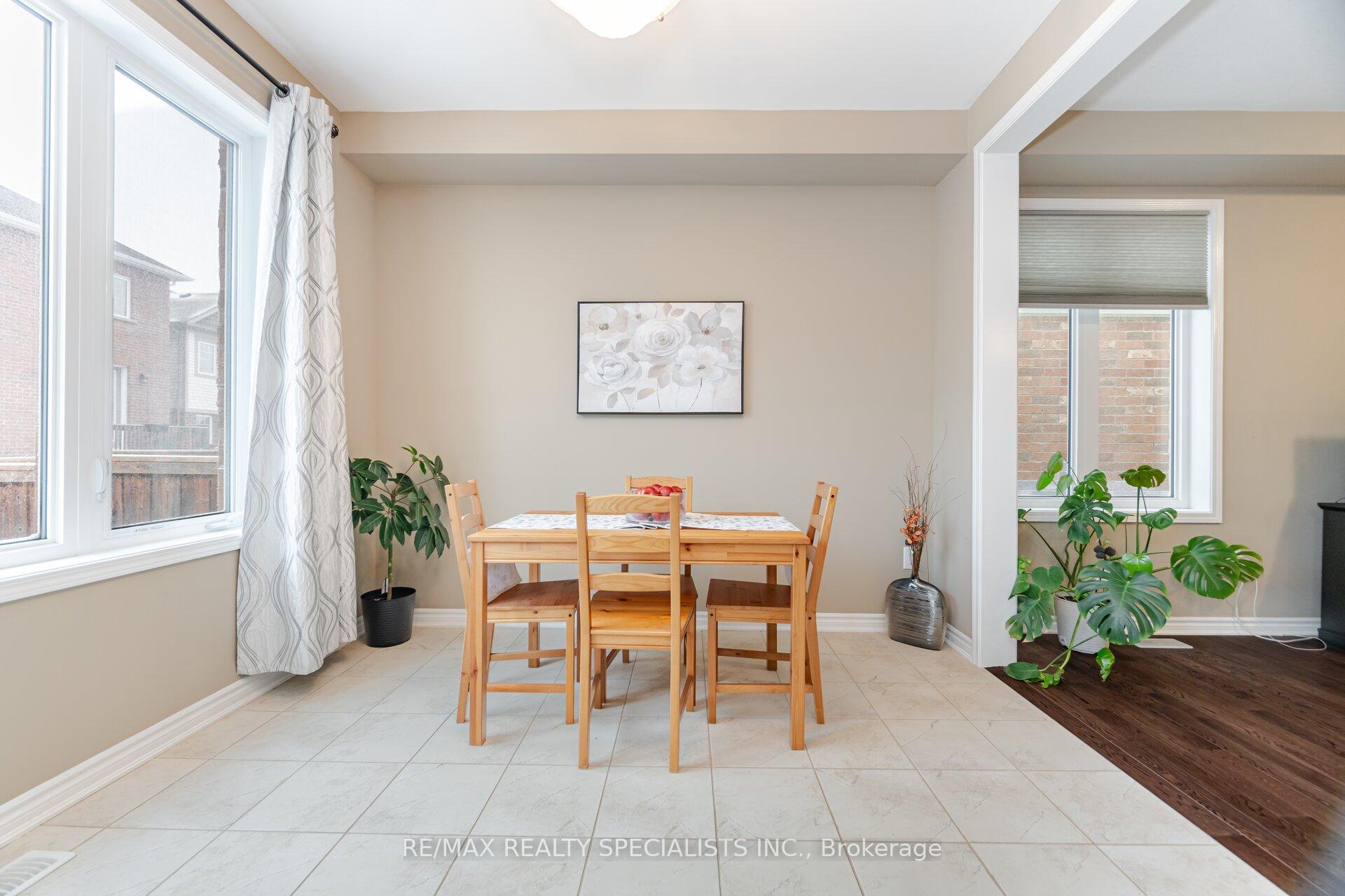 Photo 12 of 55 Sipes Drive, Hamilton, Waterdown — HOMEH