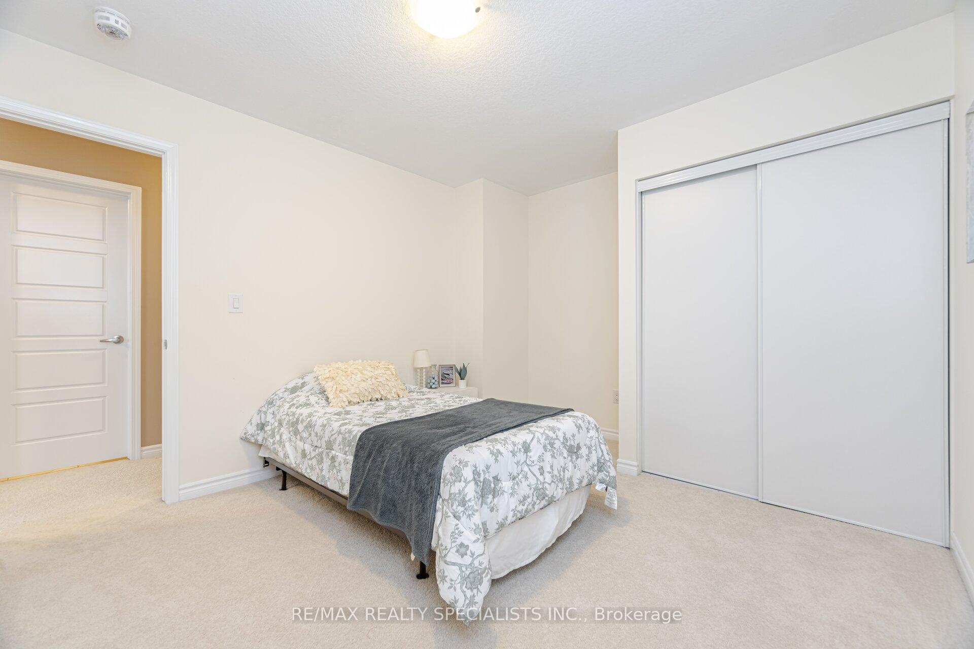 Photo 37 of 55 Sipes Drive, Hamilton, Waterdown — HOMEH