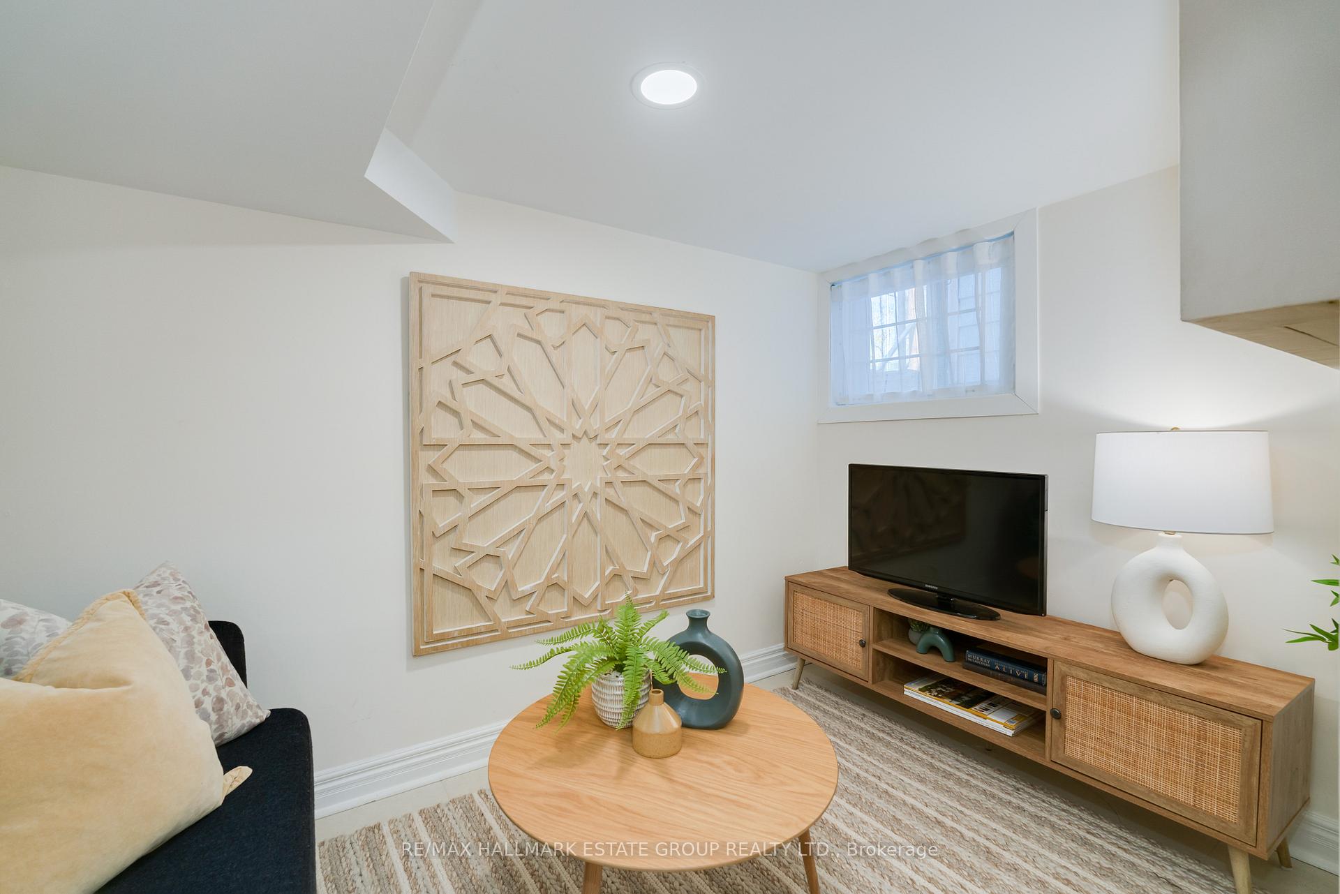 Photo 31 of 123 Withrow Avenue, Toronto, North Riverdale — HOMEH