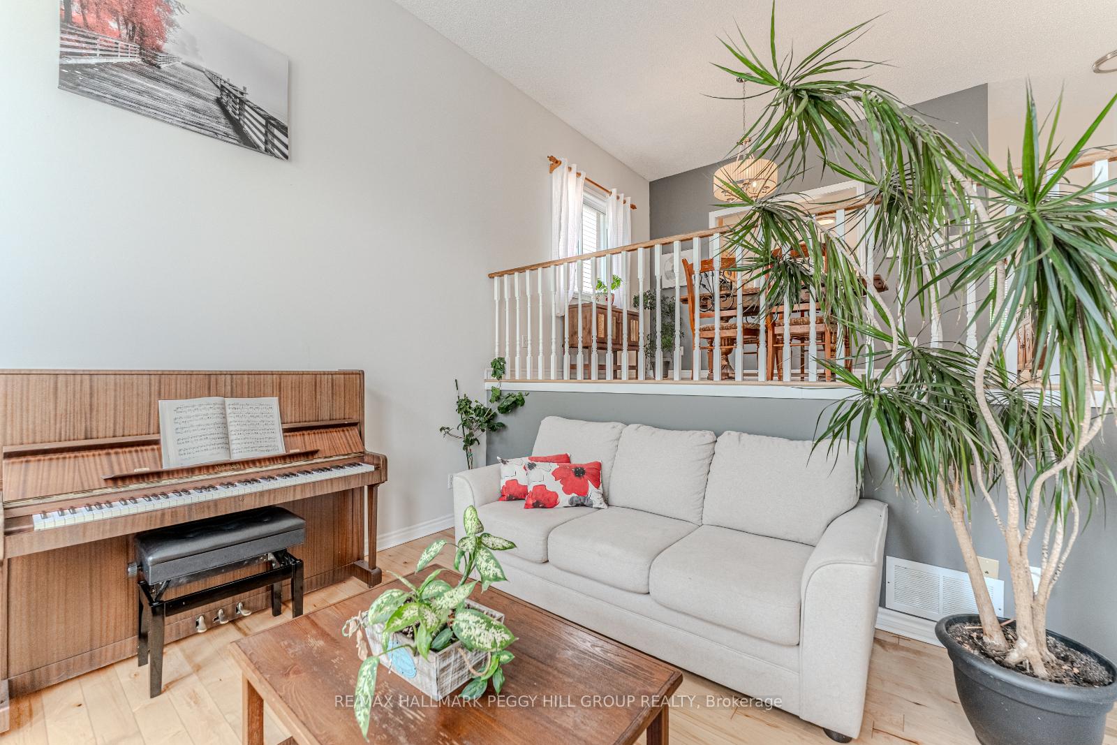 Photo 4 of 255 Mapleton Avenue, Barrie, Holly — HOMEH