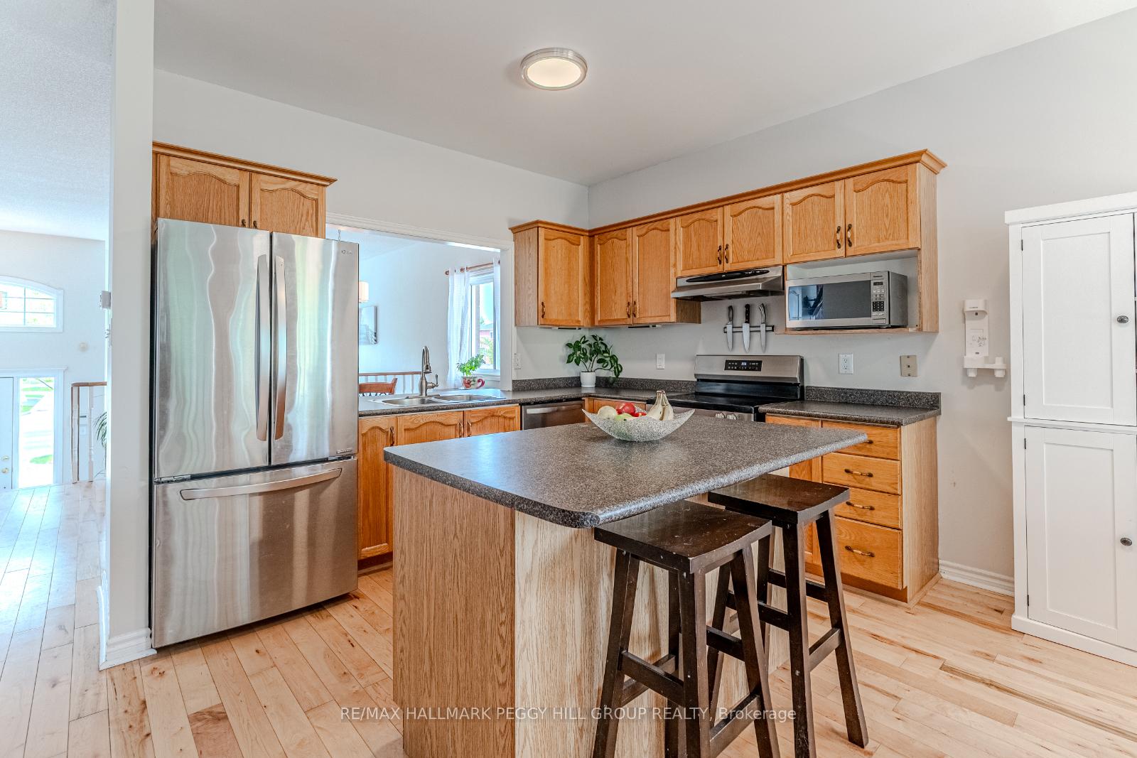 Photo 7 of 255 Mapleton Avenue, Barrie, Holly — HOMEH