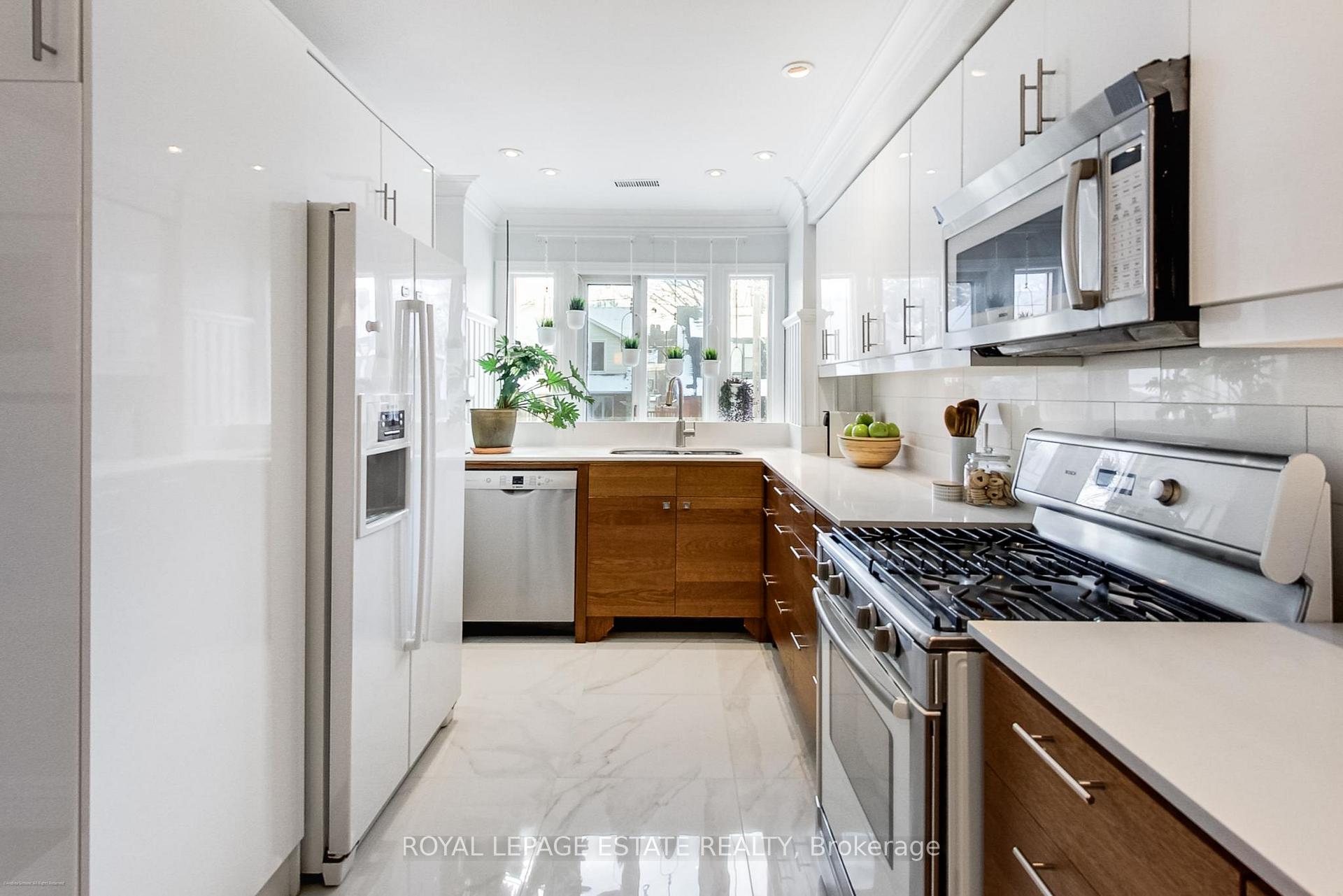 Photo 4 of 32 Woodrow Avenue, Toronto, East End-Danforth — HOMEH