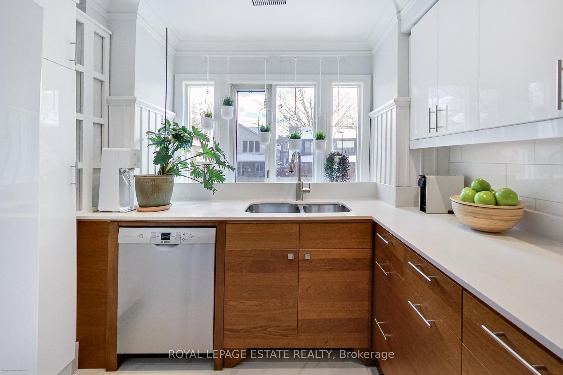 Photo 5 of 32 Woodrow Avenue, Toronto, East End-Danforth — HOMEH