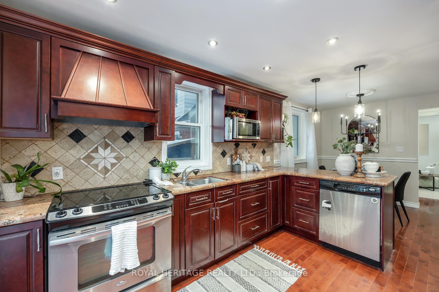 Photo 17 of 145 Central Park Boulevard N, Oshawa, O'Neill — HOMEH