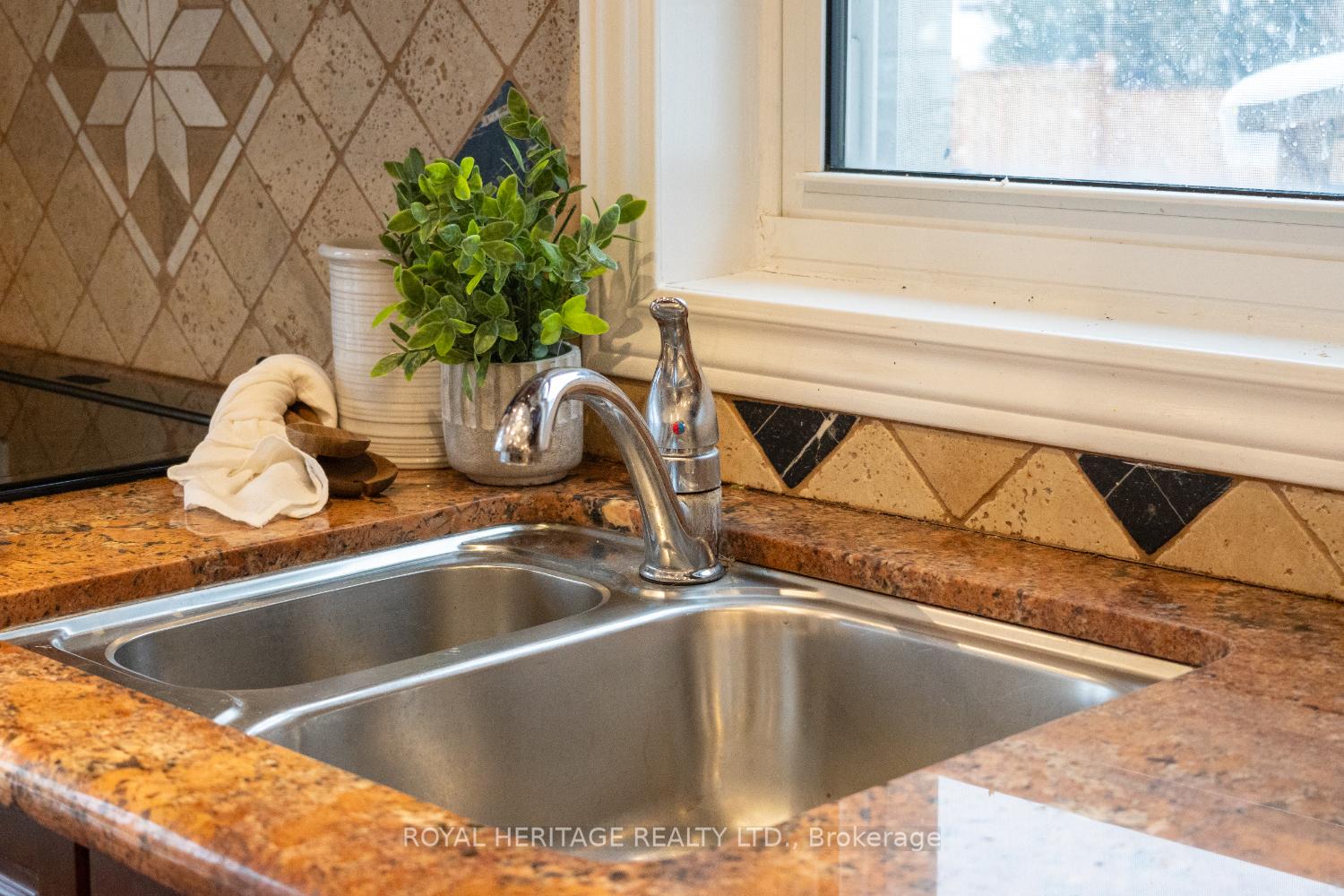 Photo 31 of 145 Central Park Boulevard N, Oshawa, O'Neill — HOMEH