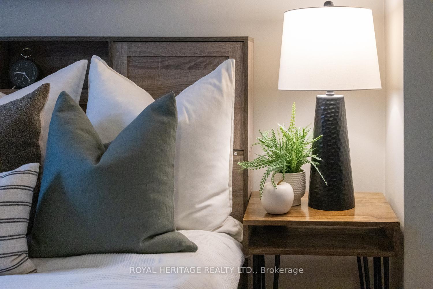Photo 24 of 145 Central Park Boulevard N, Oshawa, O'Neill — HOMEH