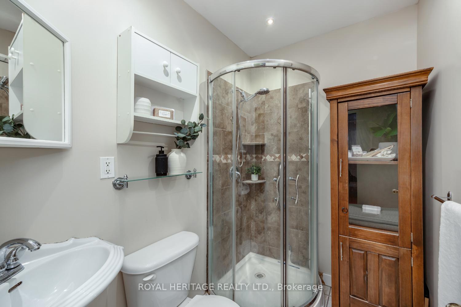 Photo 26 of 145 Central Park Boulevard N, Oshawa, O'Neill — HOMEH