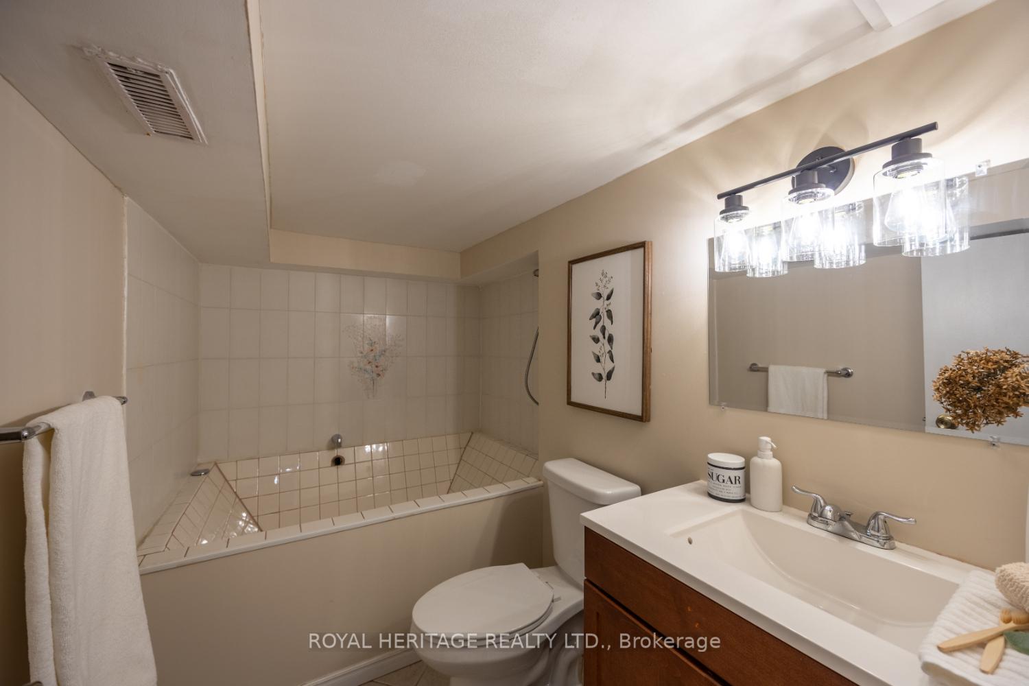 Photo 28 of 145 Central Park Boulevard N, Oshawa, O'Neill — HOMEH