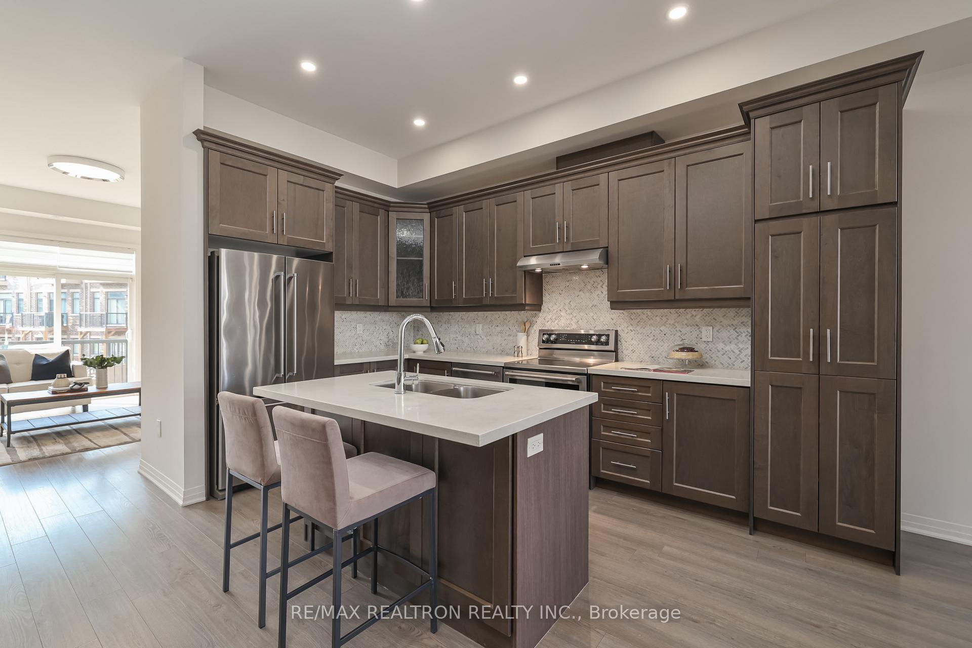 Photo 8 of 252 Thomas Cook Avenue, Vaughan, Patterson — HOMEH