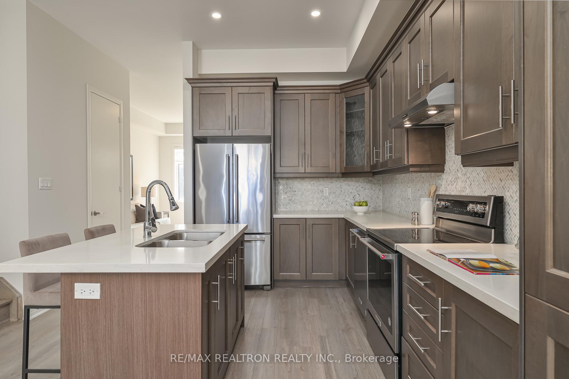 Photo 19 of 252 Thomas Cook Avenue, Vaughan, Patterson — HOMEH