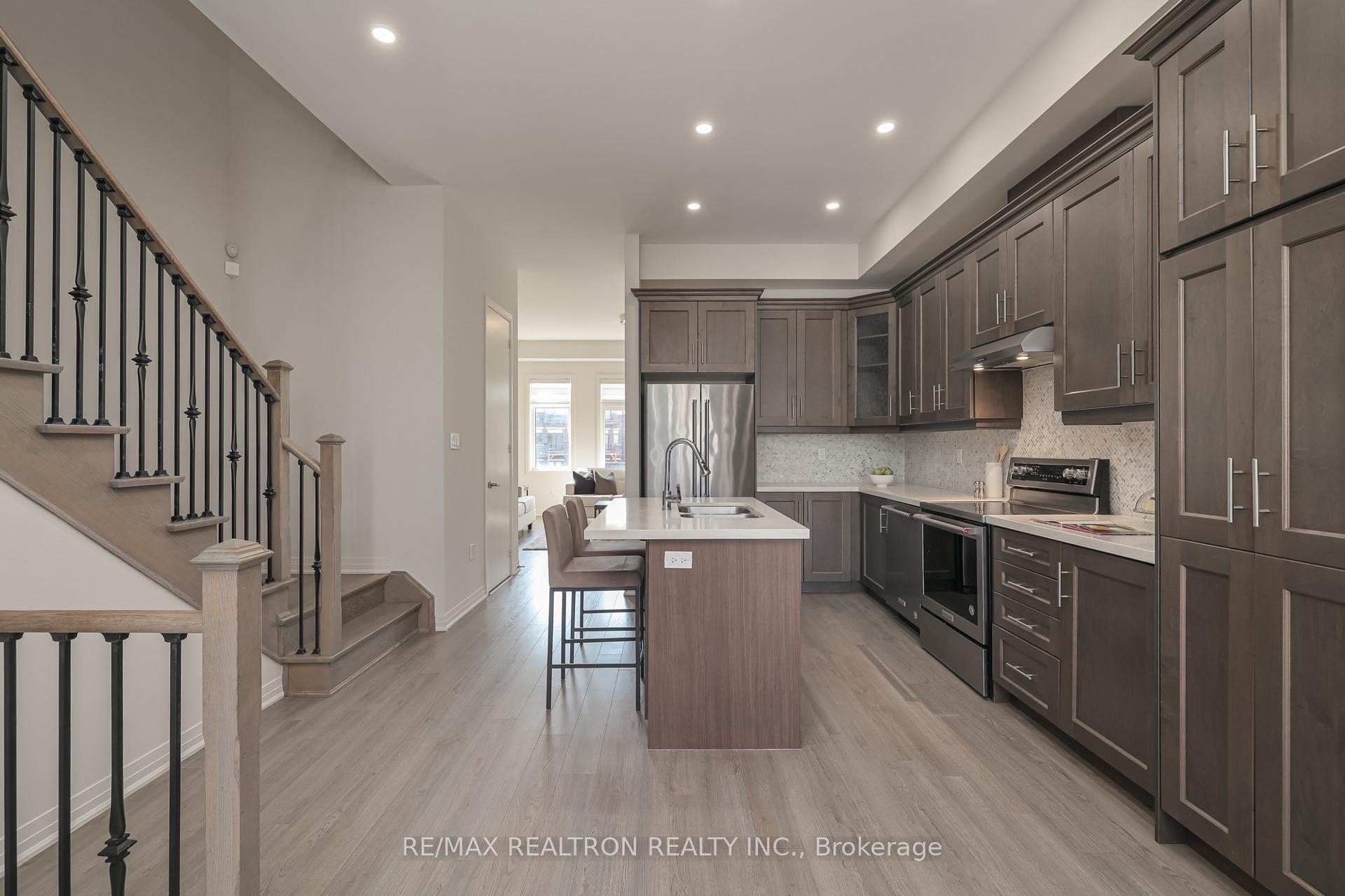 Photo 6 of 252 Thomas Cook Avenue, Vaughan, Patterson — HOMEH