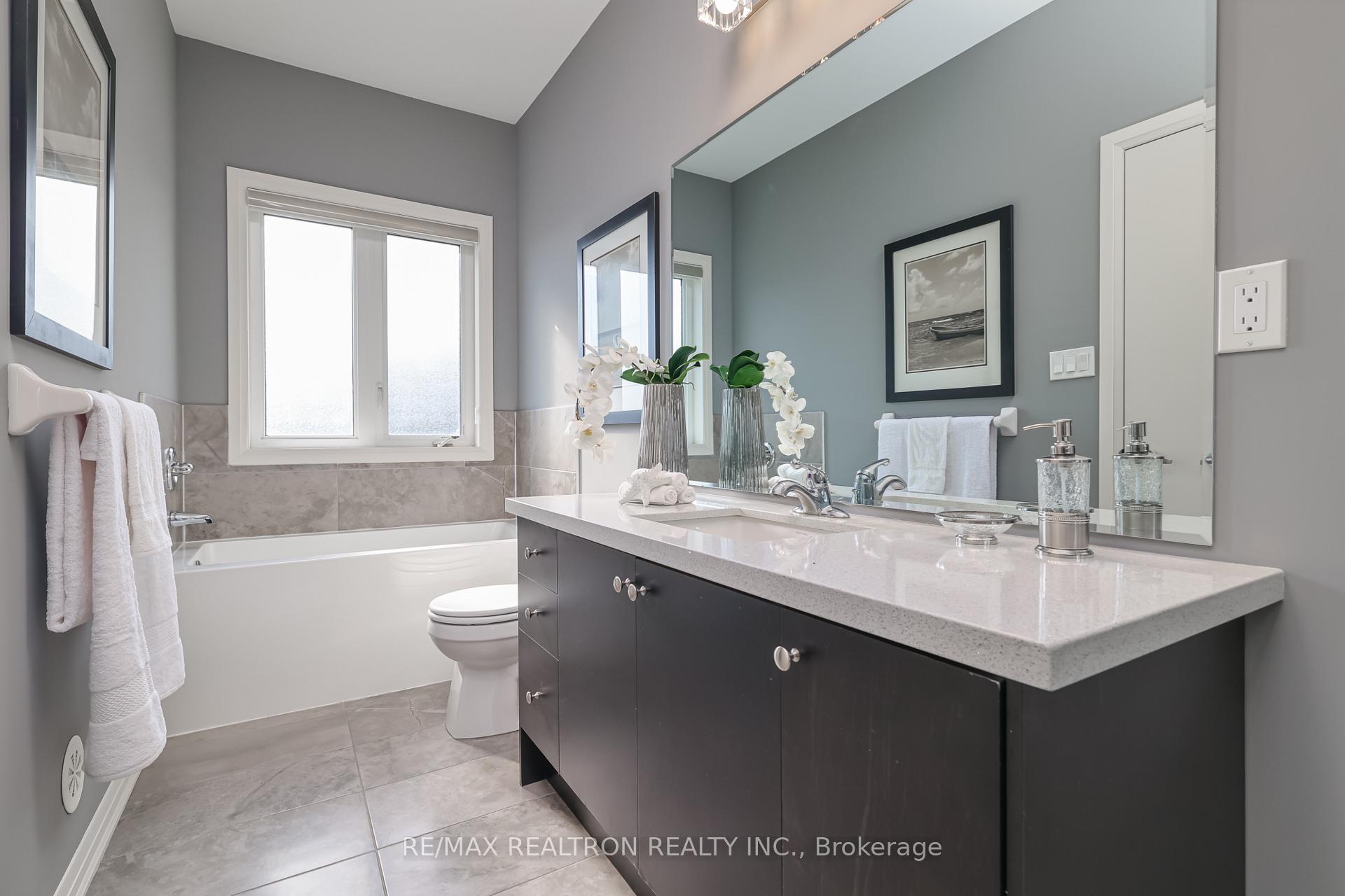 Photo 10 of 252 Thomas Cook Avenue, Vaughan, Patterson — HOMEH