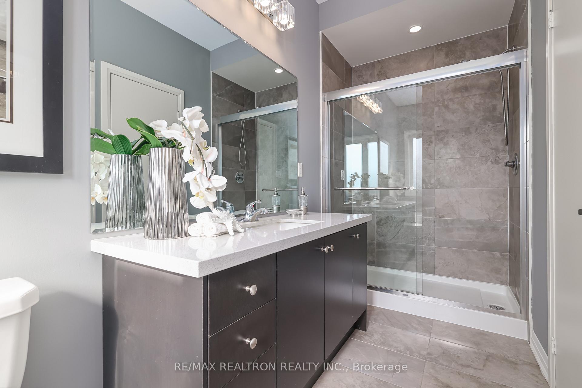 Photo 18 of 252 Thomas Cook Avenue, Vaughan, Patterson — HOMEH