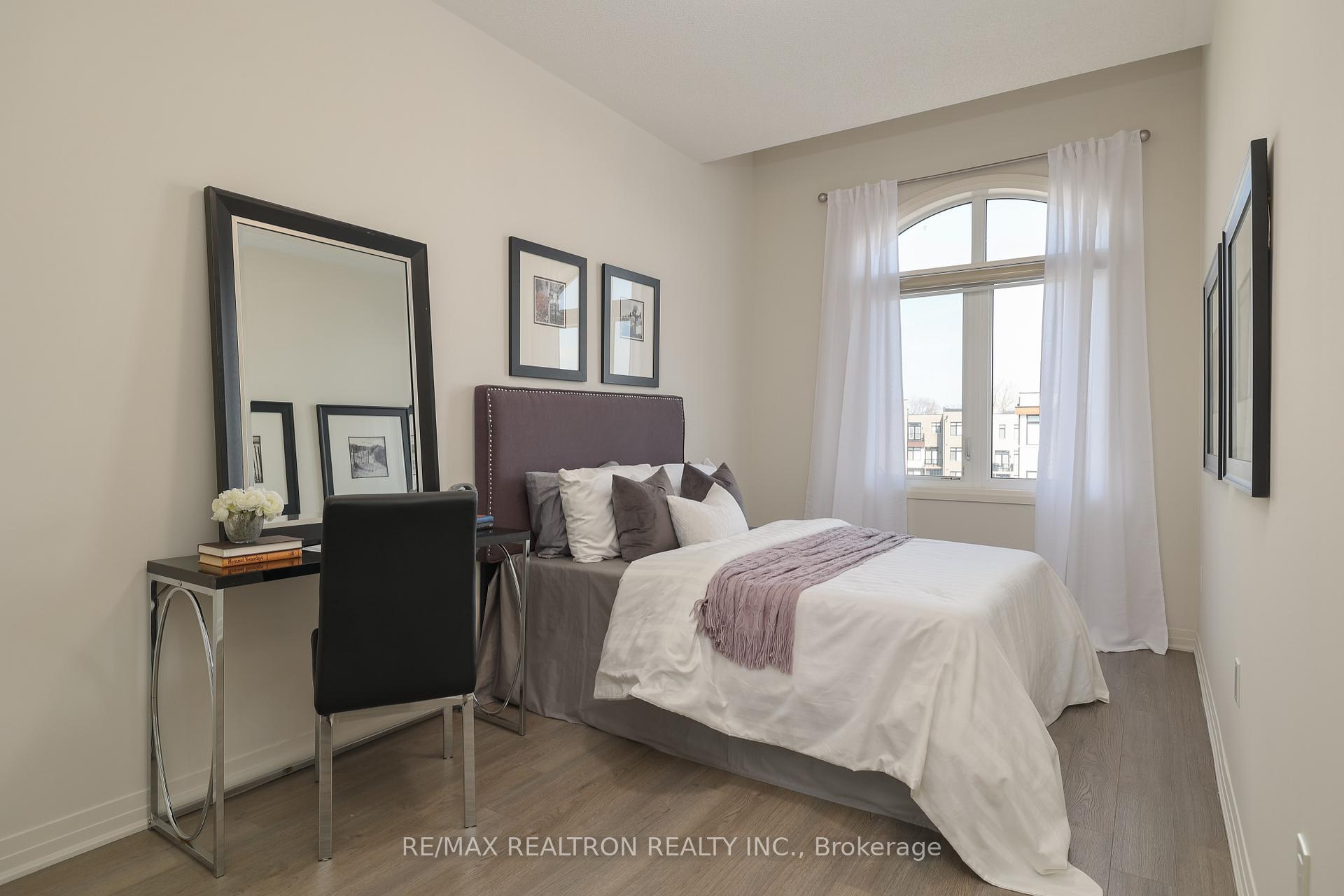 Photo 9 of 252 Thomas Cook Avenue, Vaughan, Patterson — HOMEH