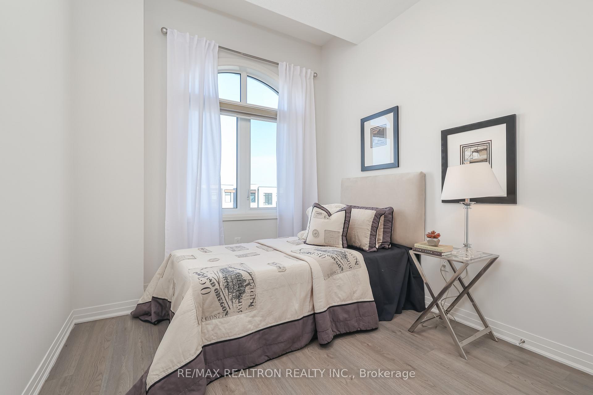 Photo 16 of 252 Thomas Cook Avenue, Vaughan, Patterson — HOMEH