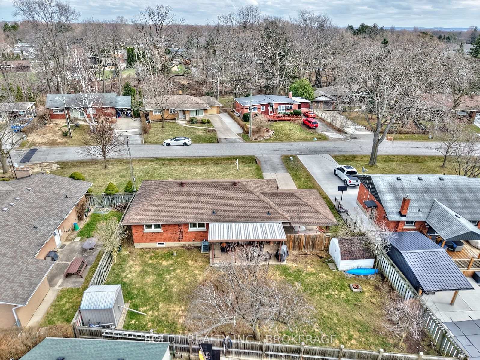 Photo 13 of 31 Spring Garden Boulevard, St. Catharines, Lakeshore — HOMEH