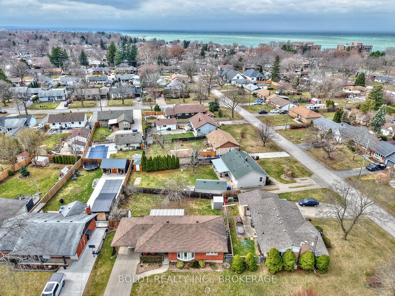 Photo 14 of 31 Spring Garden Boulevard, St. Catharines, Lakeshore — HOMEH