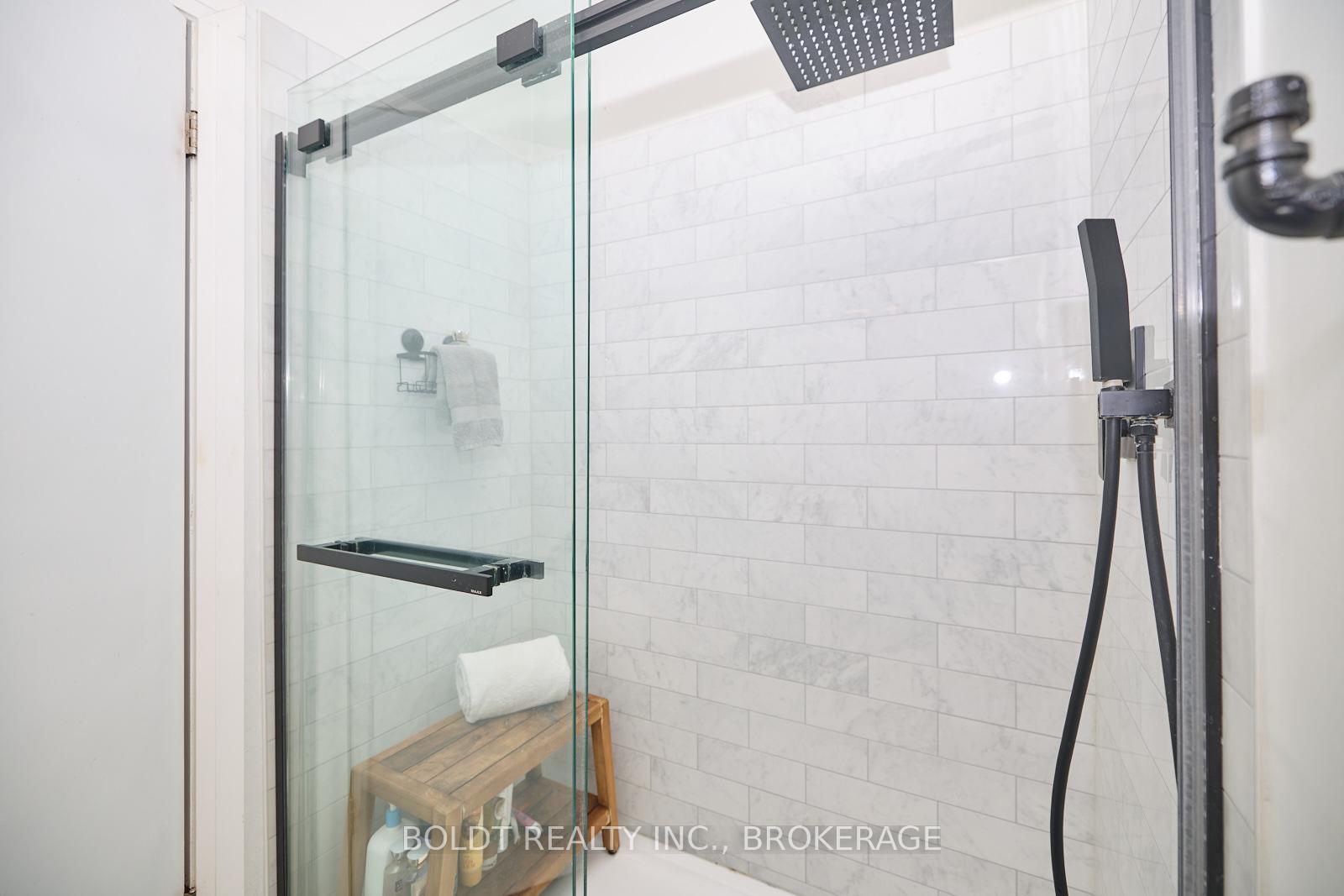 Photo 20 of 31 Spring Garden Boulevard, St. Catharines, Lakeshore — HOMEH