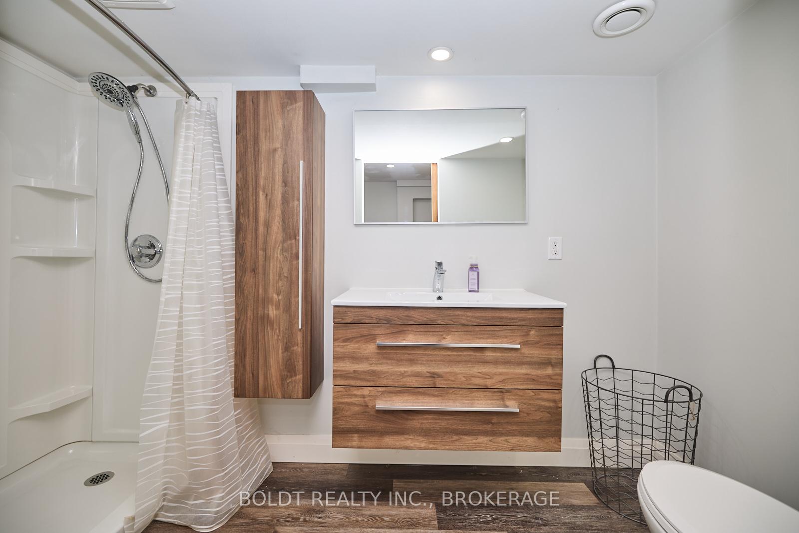 Photo 8 of 31 Spring Garden Boulevard, St. Catharines, Lakeshore — HOMEH