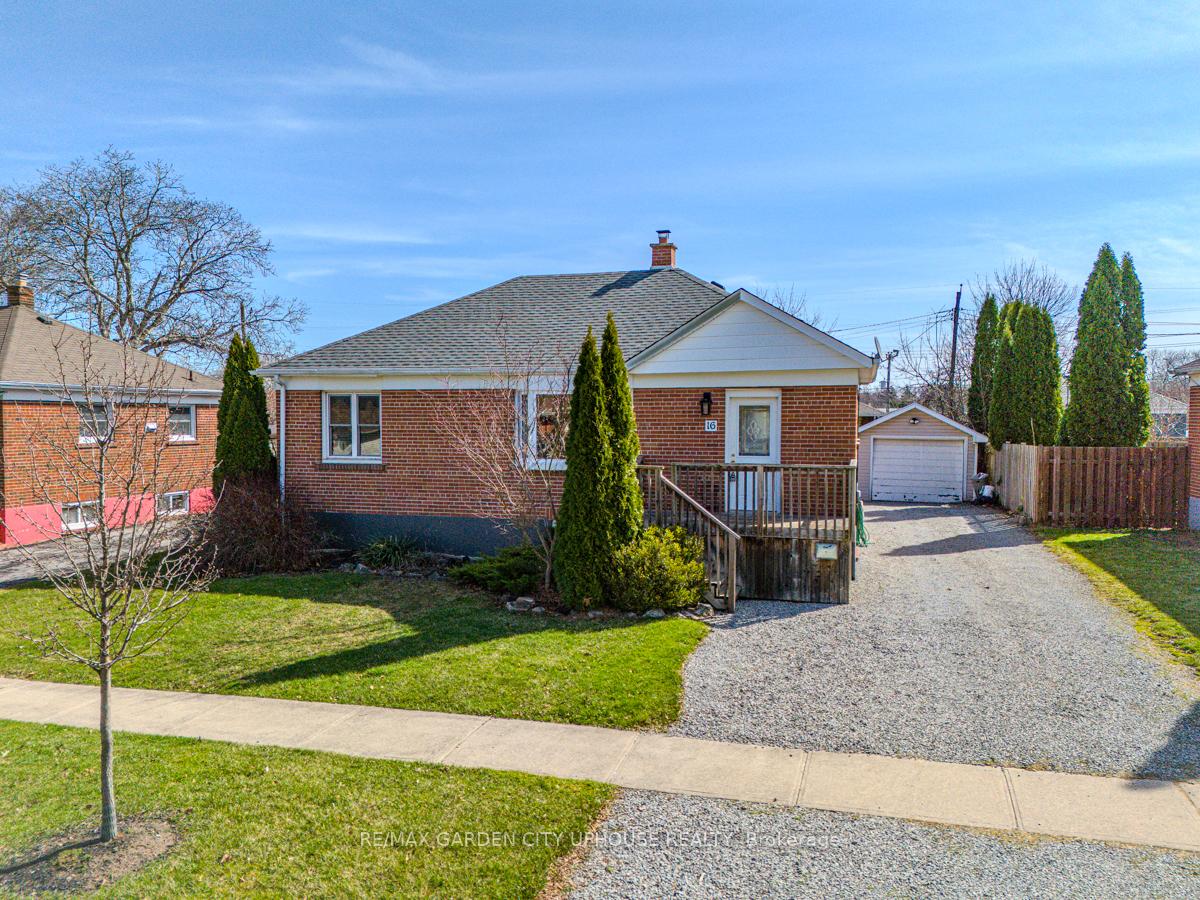 Photo 1 of 16 Robertson Place, St. Catharines, E. Chester — HOMEH
