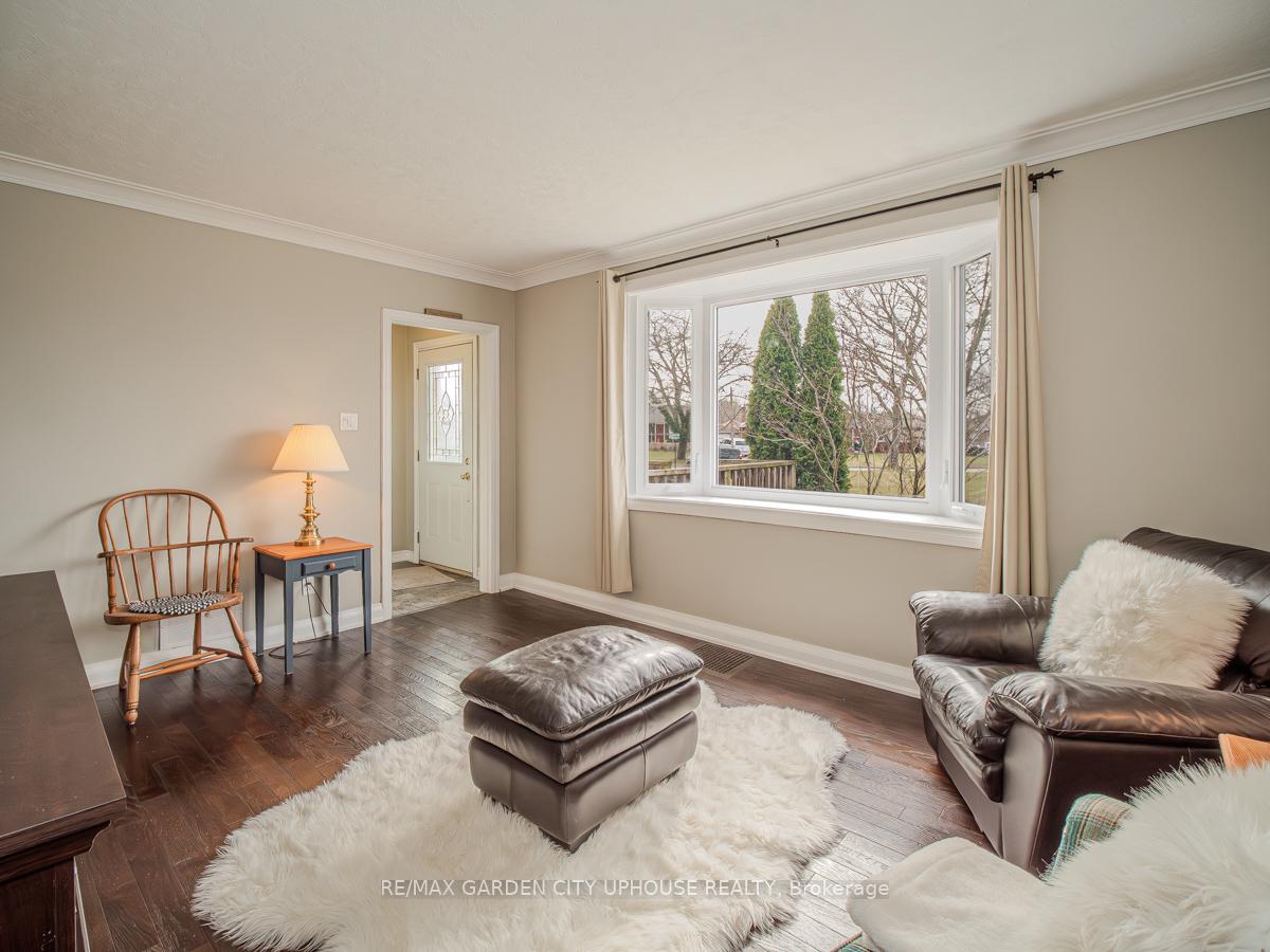 Photo 25 of 16 Robertson Place, St. Catharines, E. Chester — HOMEH