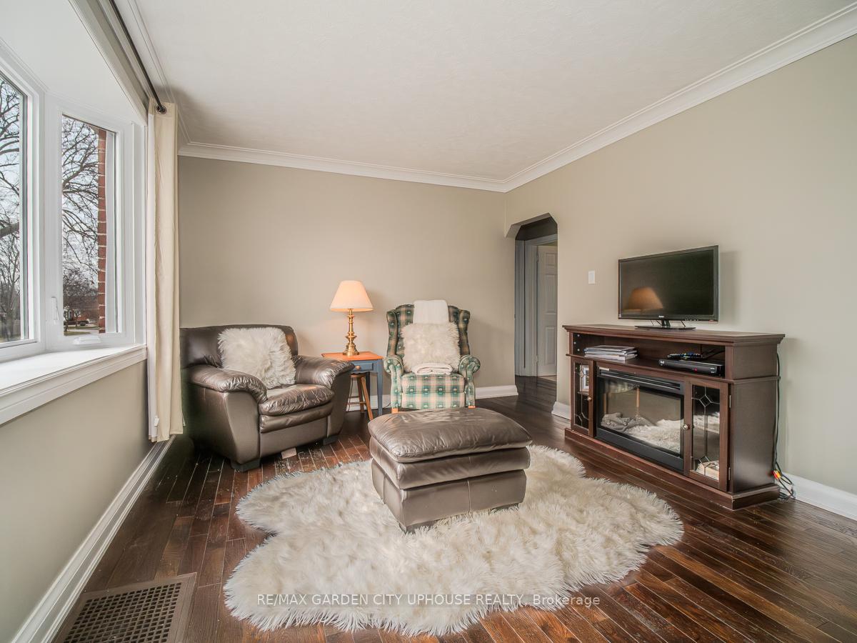 Photo 26 of 16 Robertson Place, St. Catharines, E. Chester — HOMEH