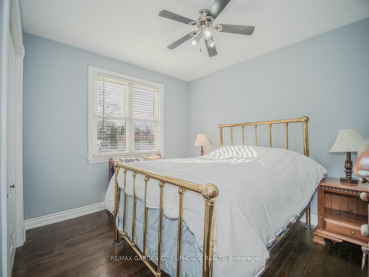 Photo 7 of 16 Robertson Place, St. Catharines, E. Chester — HOMEH
