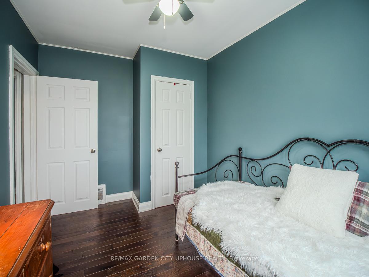 Photo 8 of 16 Robertson Place, St. Catharines, E. Chester — HOMEH