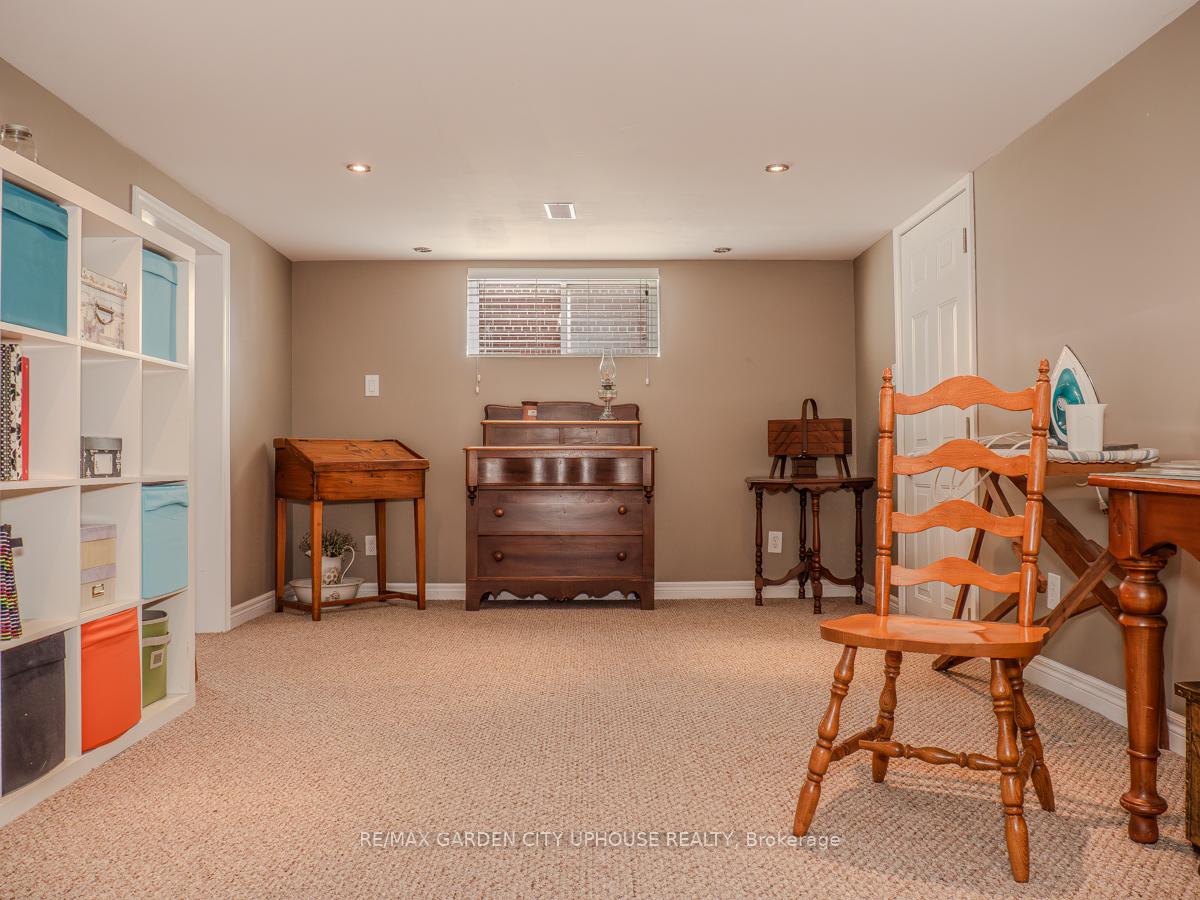 Photo 15 of 16 Robertson Place, St. Catharines, E. Chester — HOMEH