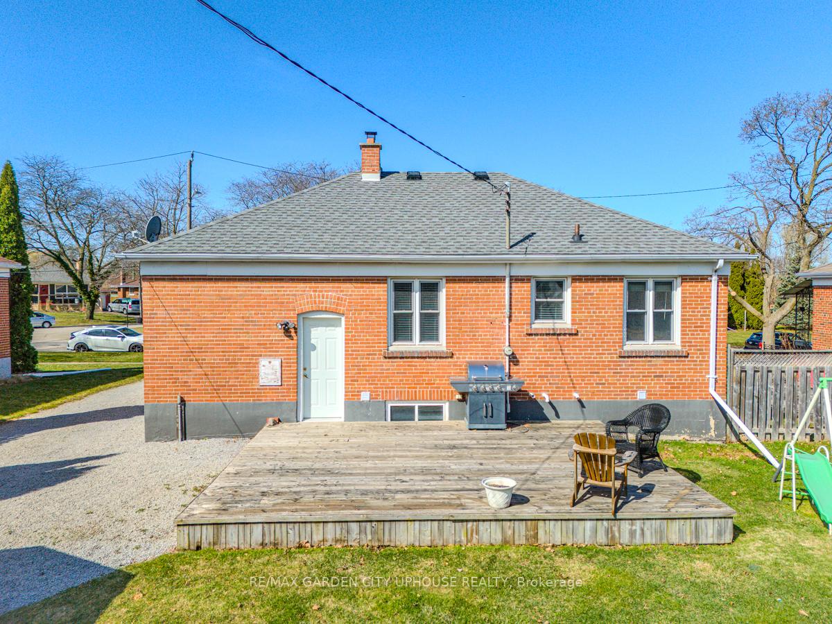 Photo 29 of 16 Robertson Place, St. Catharines, E. Chester — HOMEH