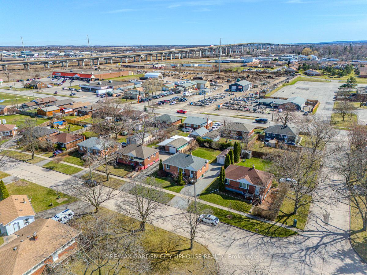 Photo 27 of 16 Robertson Place, St. Catharines, E. Chester — HOMEH