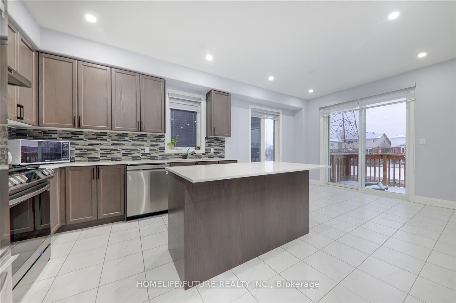 Photo 11 of 526 Askew Court, Oshawa, Taunton — HOMEH