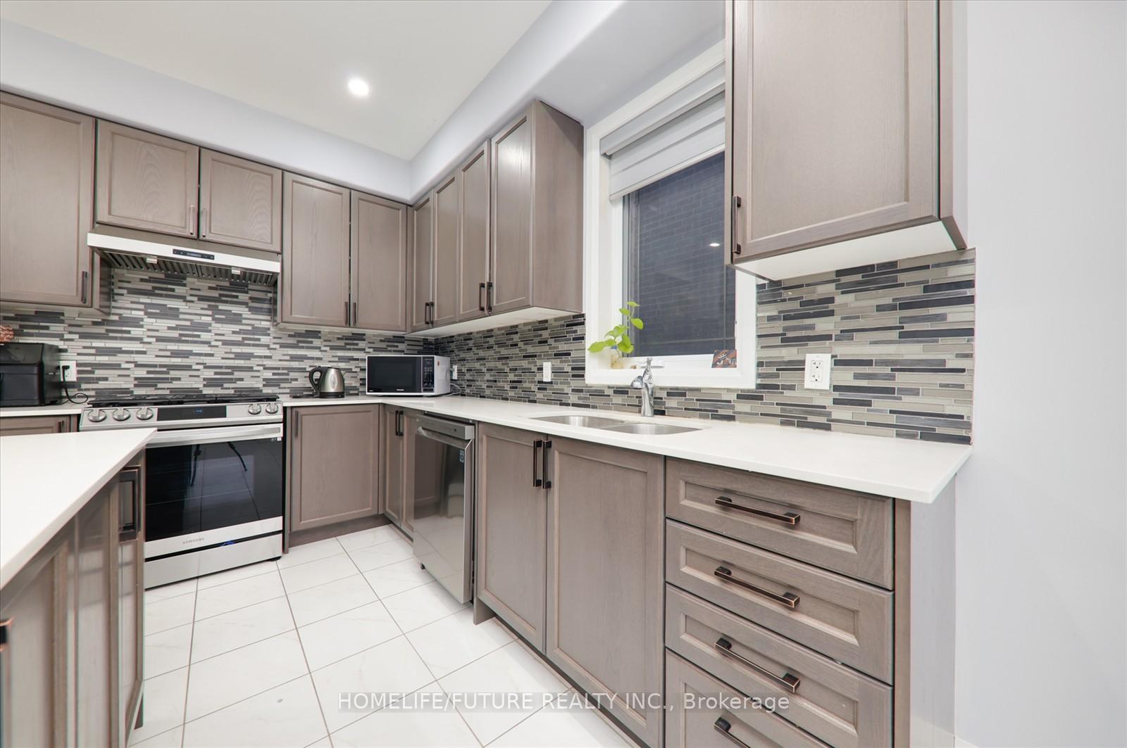 Photo 23 of 526 Askew Court, Oshawa, Taunton — HOMEH