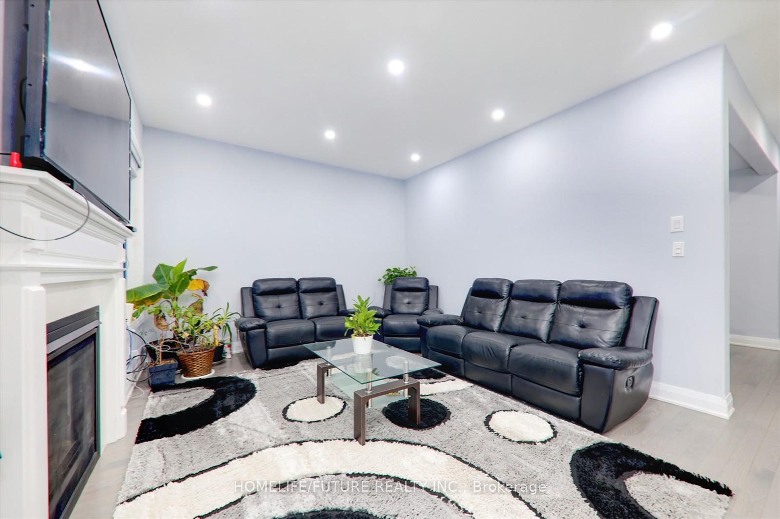 Photo 13 of 526 Askew Court, Oshawa, Taunton — HOMEH