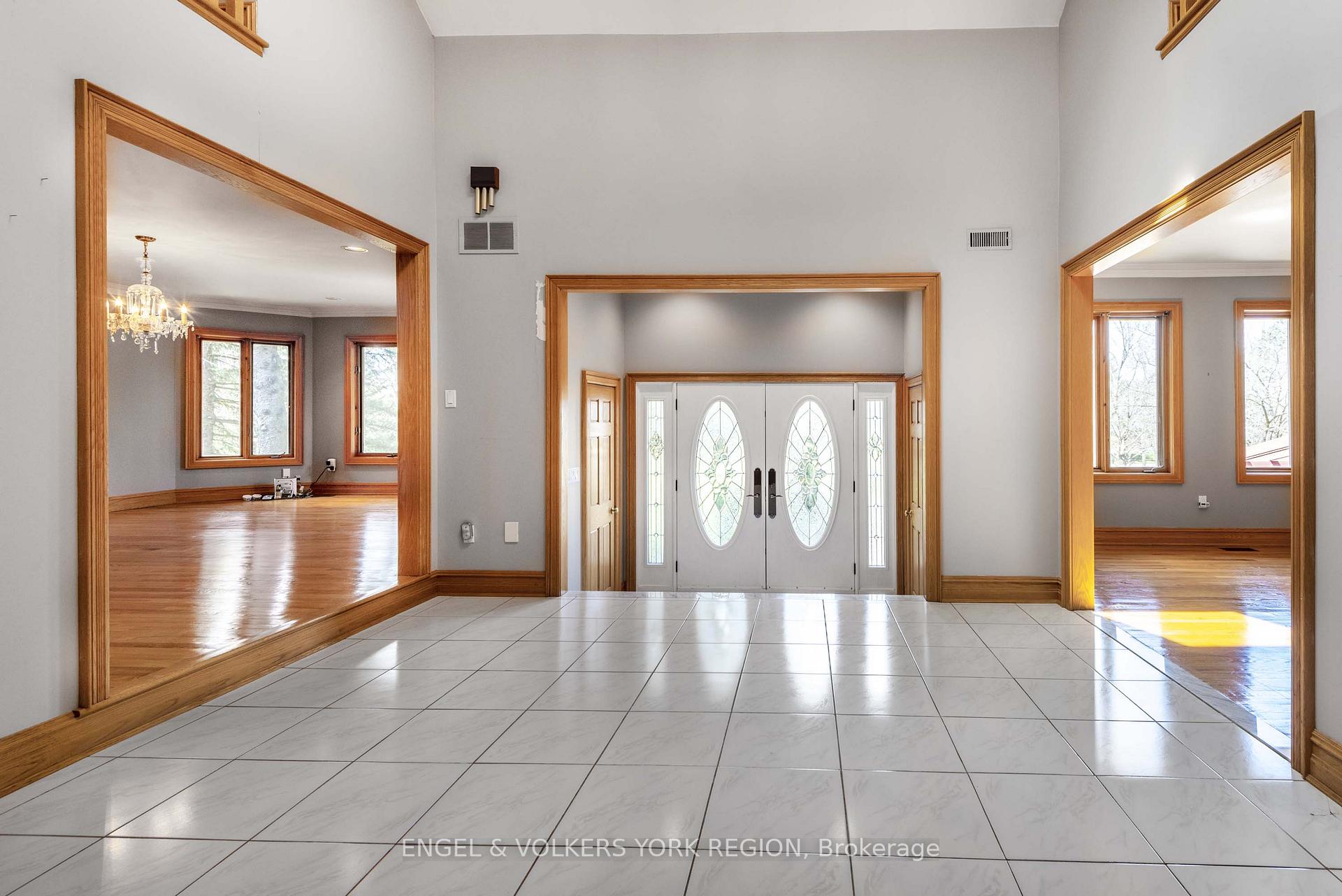Photo 7 of 450 Stephanie Boulevard, Vaughan, Kleinburg — HOMEH