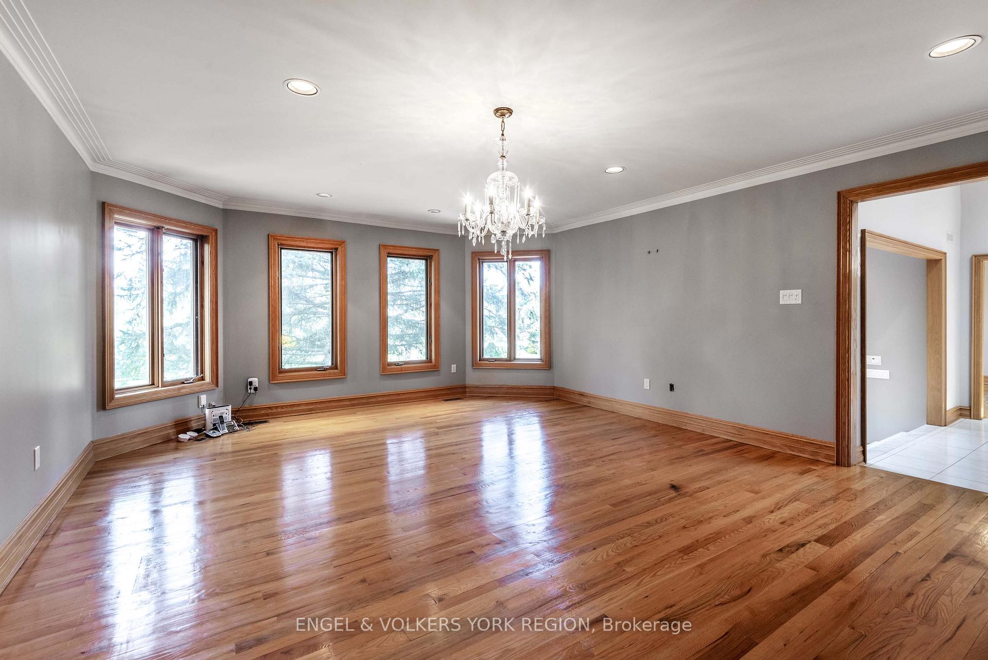 Photo 8 of 450 Stephanie Boulevard, Vaughan, Kleinburg — HOMEH