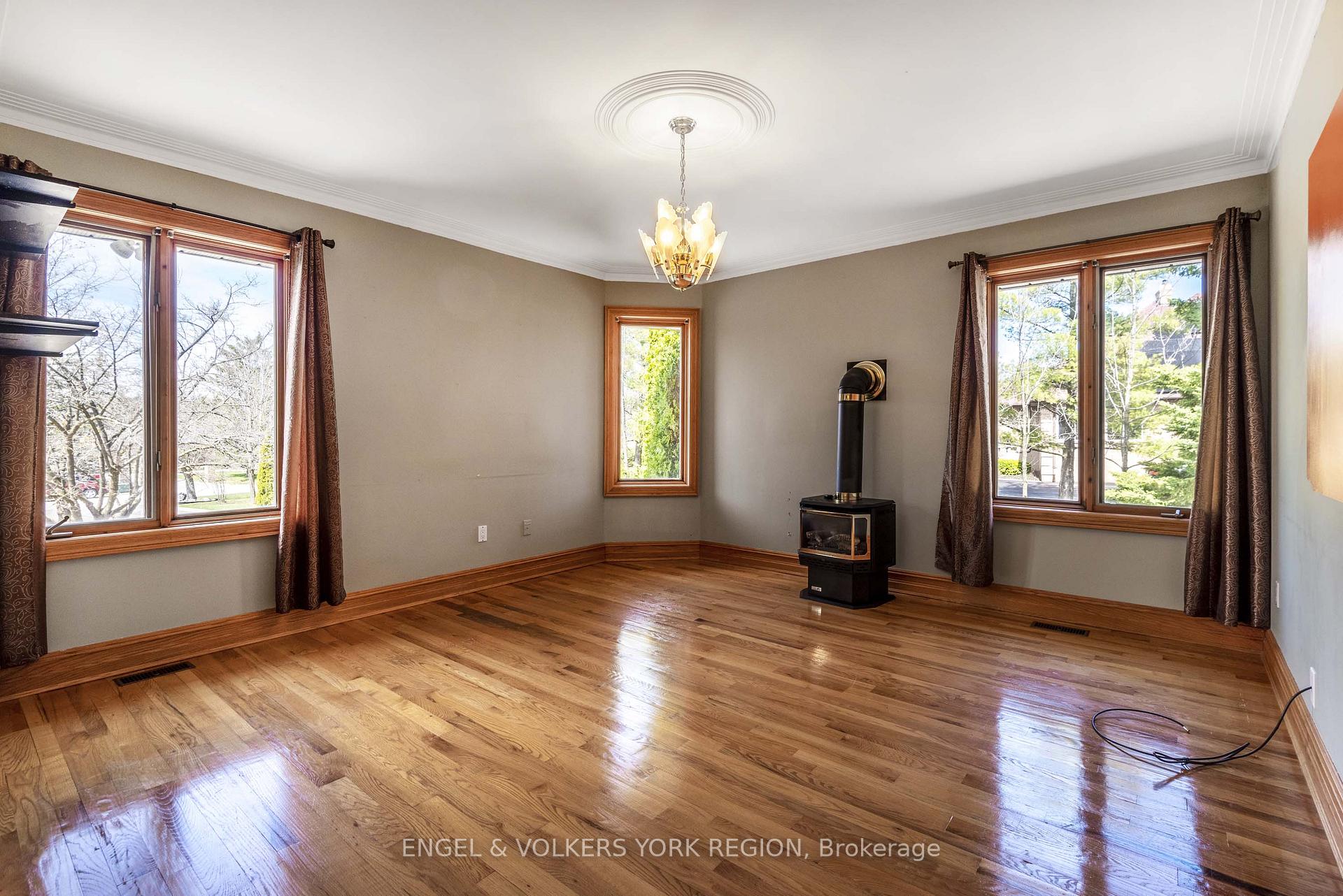 Photo 13 of 450 Stephanie Boulevard, Vaughan, Kleinburg — HOMEH