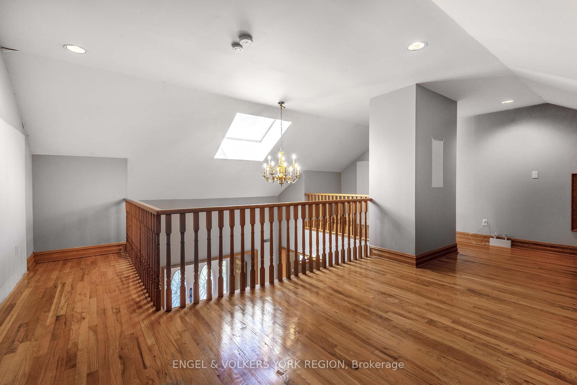 Photo 18 of 450 Stephanie Boulevard, Vaughan, Kleinburg — HOMEH