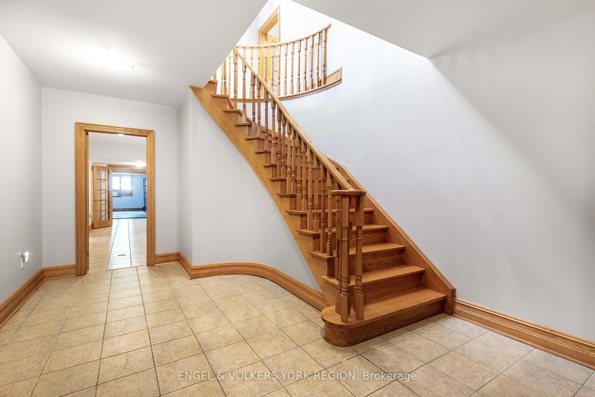 Photo 23 of 450 Stephanie Boulevard, Vaughan, Kleinburg — HOMEH