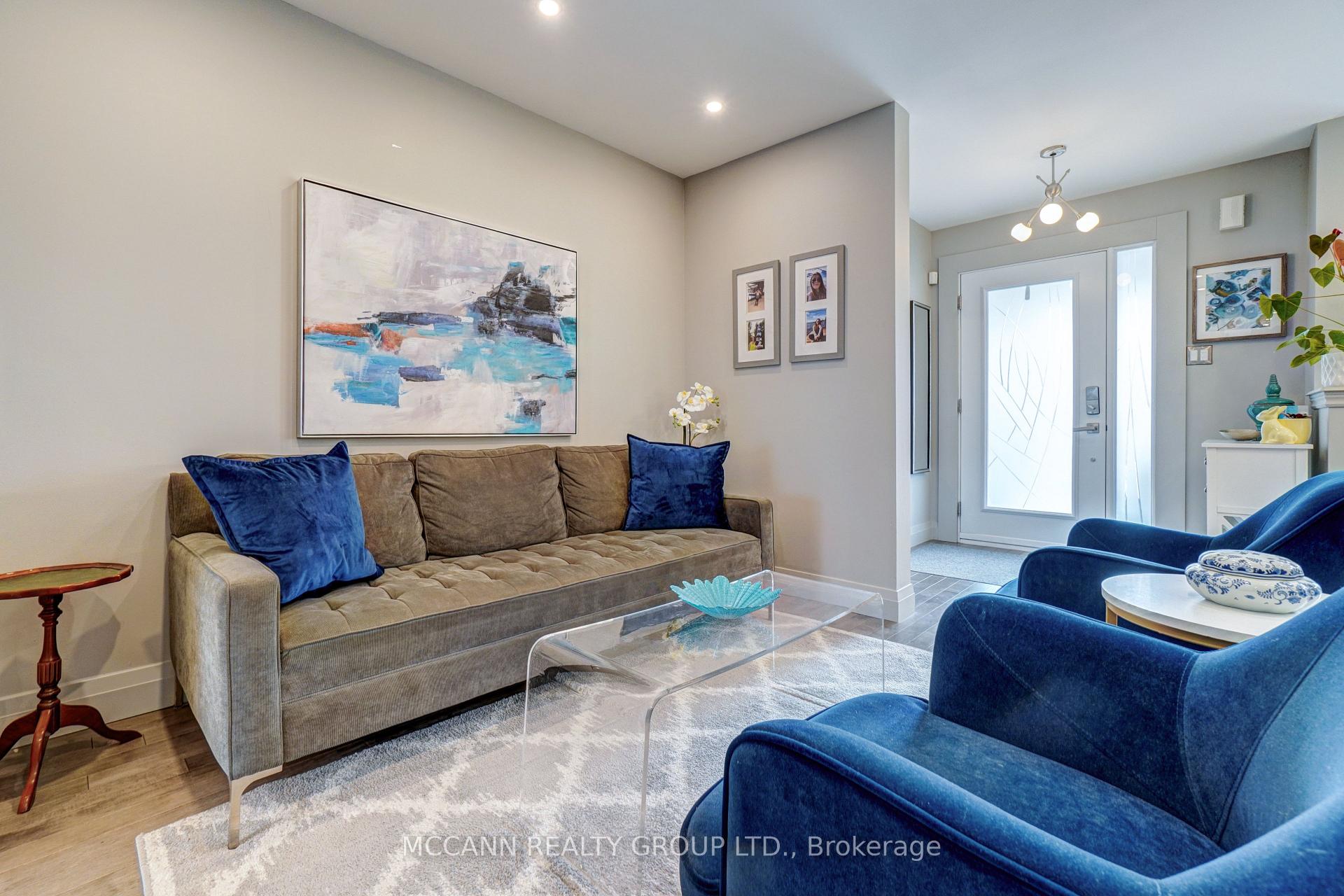 Photo 7 of 142 Carnwith Drive E, Whitby, Brooklin — HOMEH