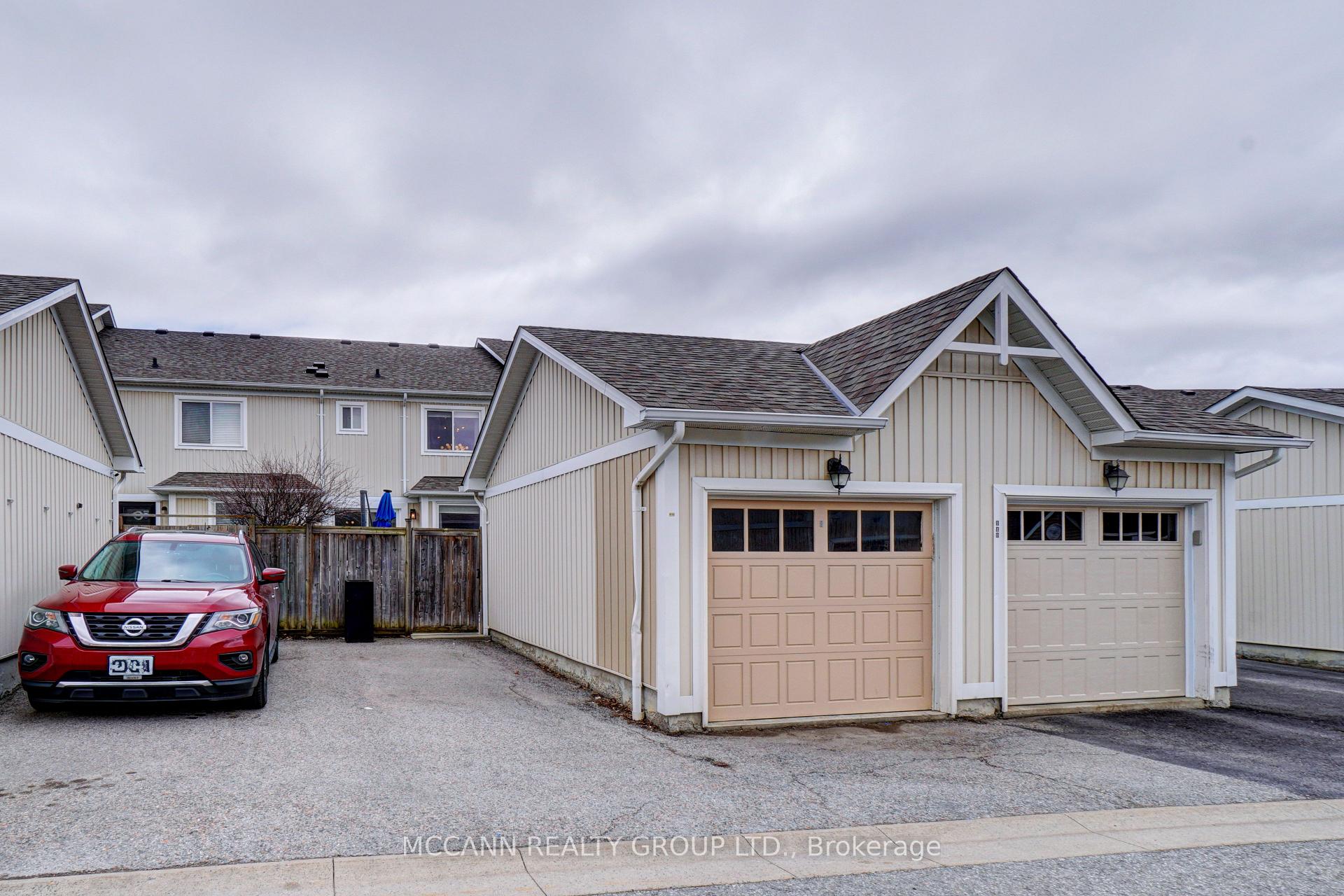 Photo 29 of 142 Carnwith Drive E, Whitby, Brooklin — HOMEH