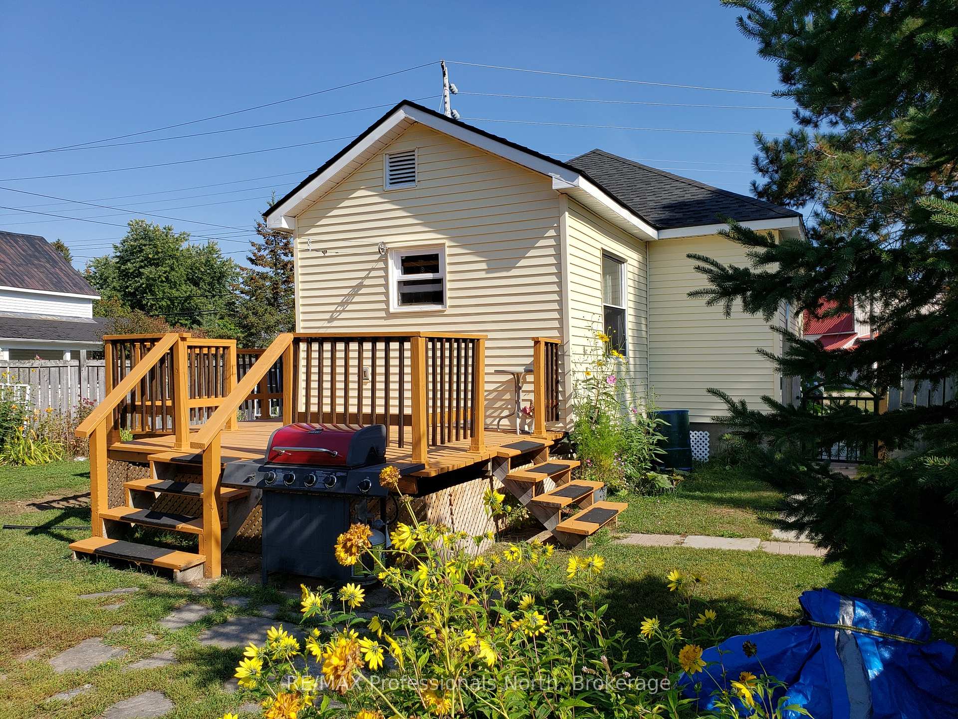 Photo 2 of 148 Main Street, Perry, Novar — HOMEH