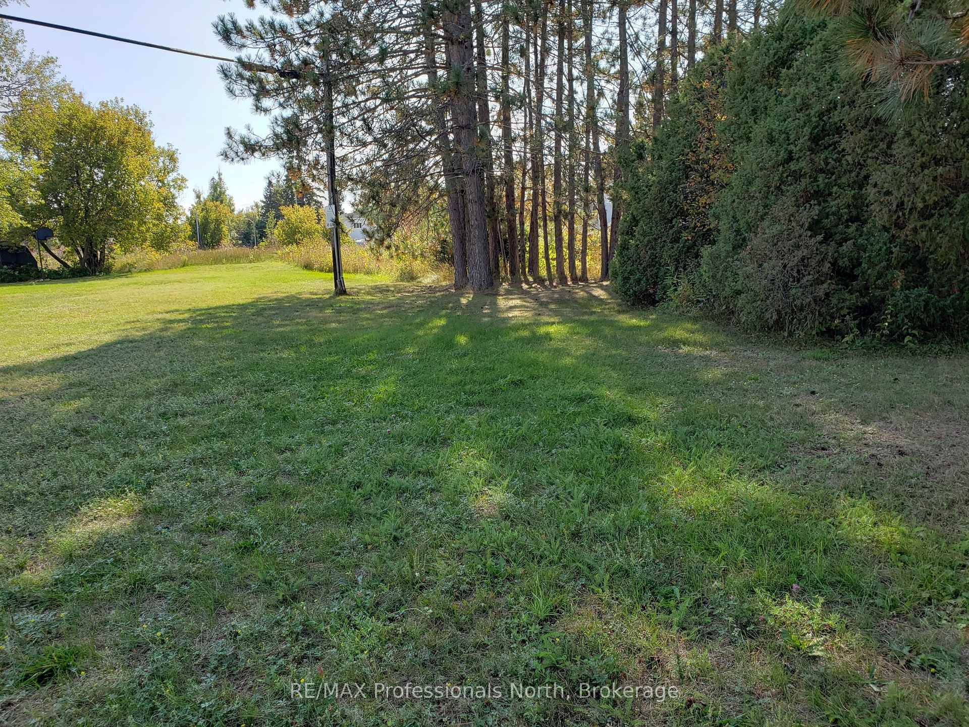 Photo 6 of 148 Main Street, Perry, Novar — HOMEH