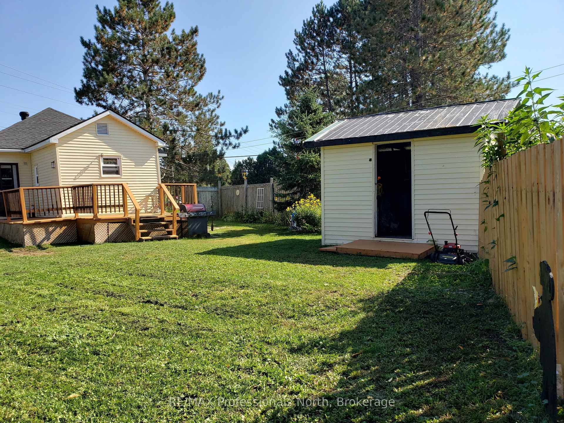 Photo 5 of 148 Main Street, Perry, Novar — HOMEH