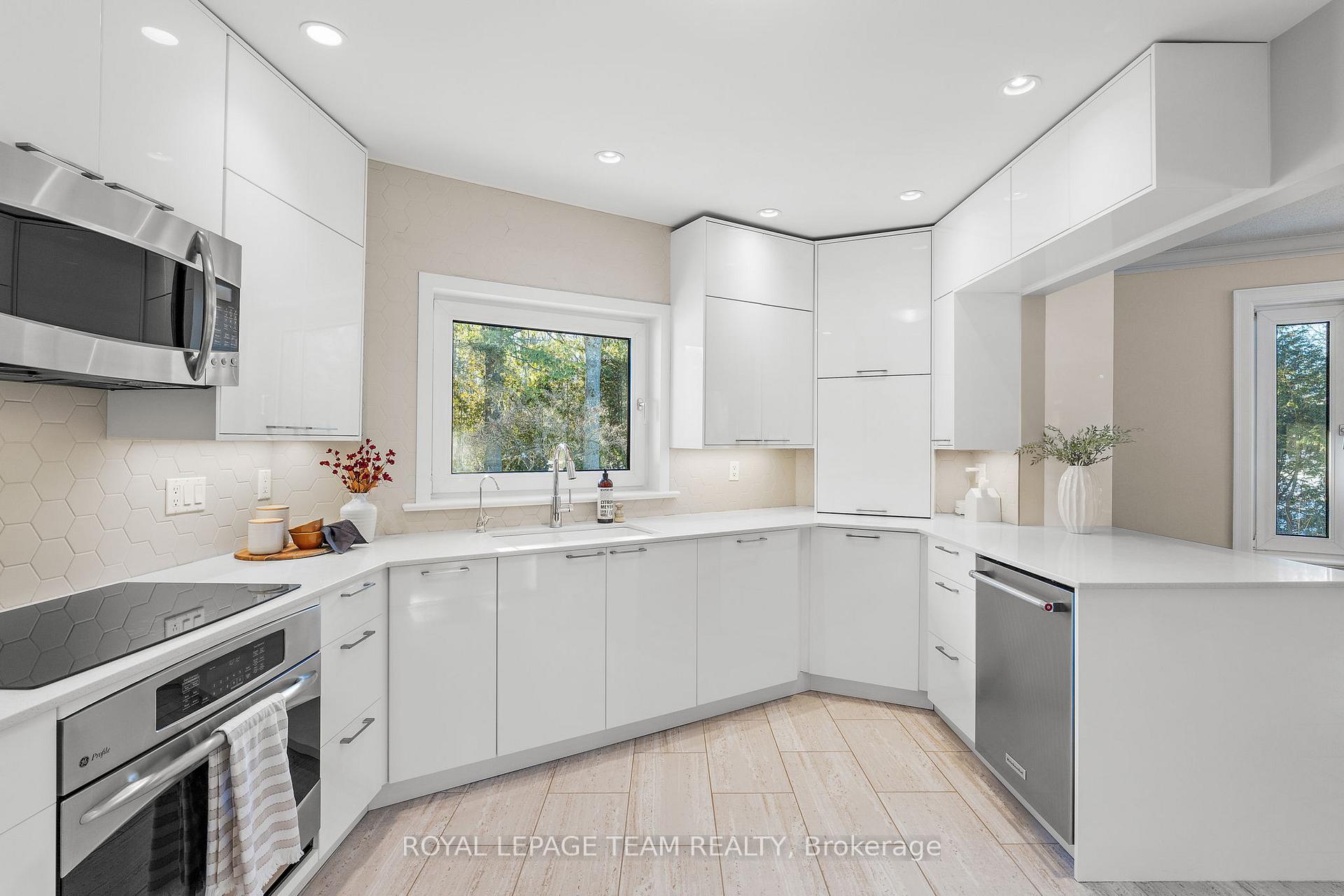 Photo 6 of 1731 Century Road E, Ottawa, Manotick South to Roger Stevens — HOMEH