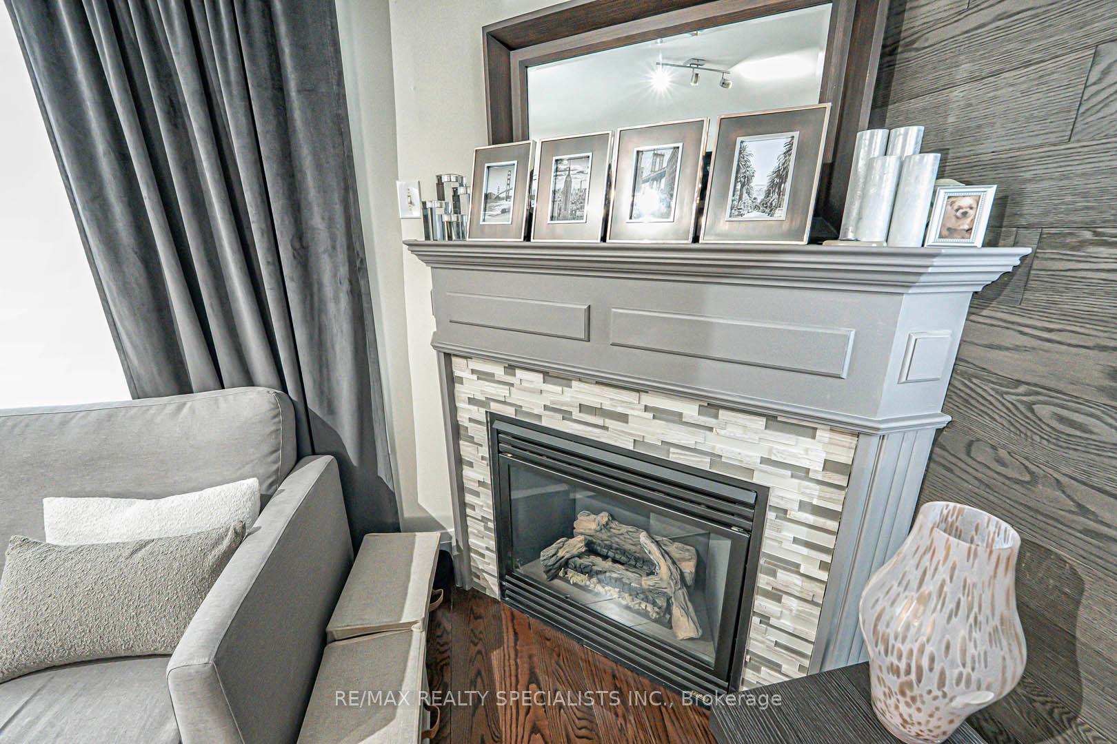 Photo 15 of 28 Brentcliff Drive, Brampton, Fletcher's Meadow — HOMEH
